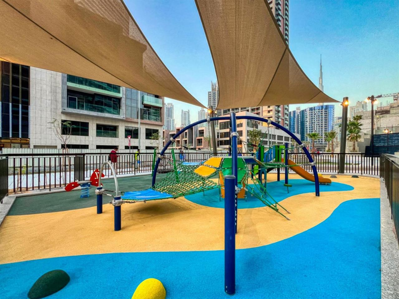 Luxury Studio in Peninsula Five, Business Bay