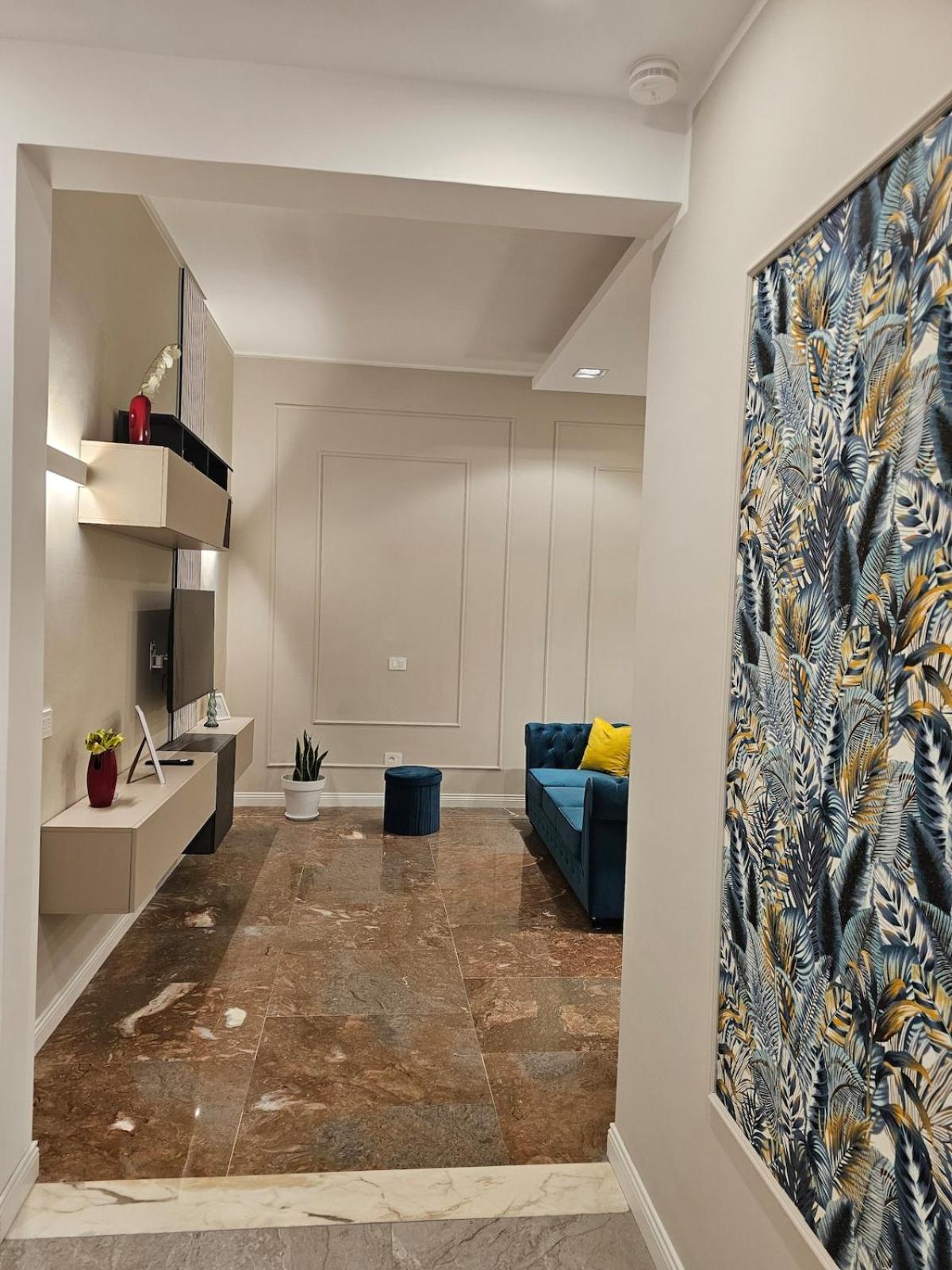 Upper San Pietro elegant flat on metro A with a view