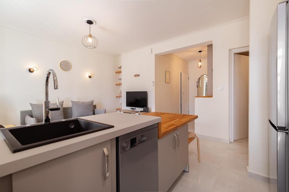 Kalamaki Beach Apartment