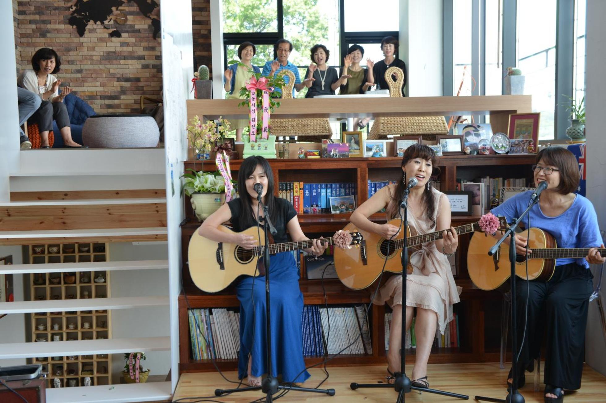 Andong Poong-gyung HOSTEL n LIBRARY