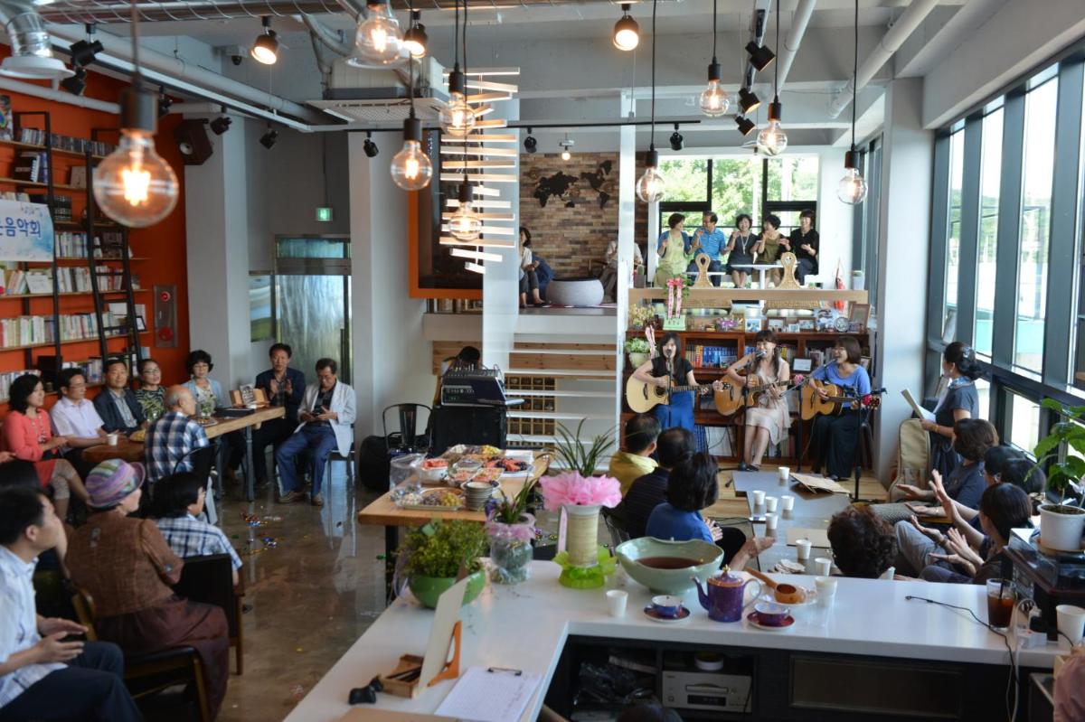 Andong Poong-gyung HOSTEL n LIBRARY