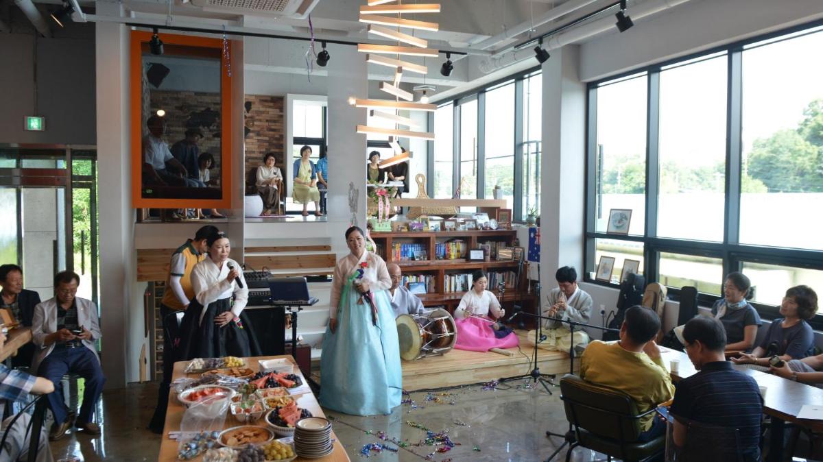 Andong Poong-gyung HOSTEL n LIBRARY