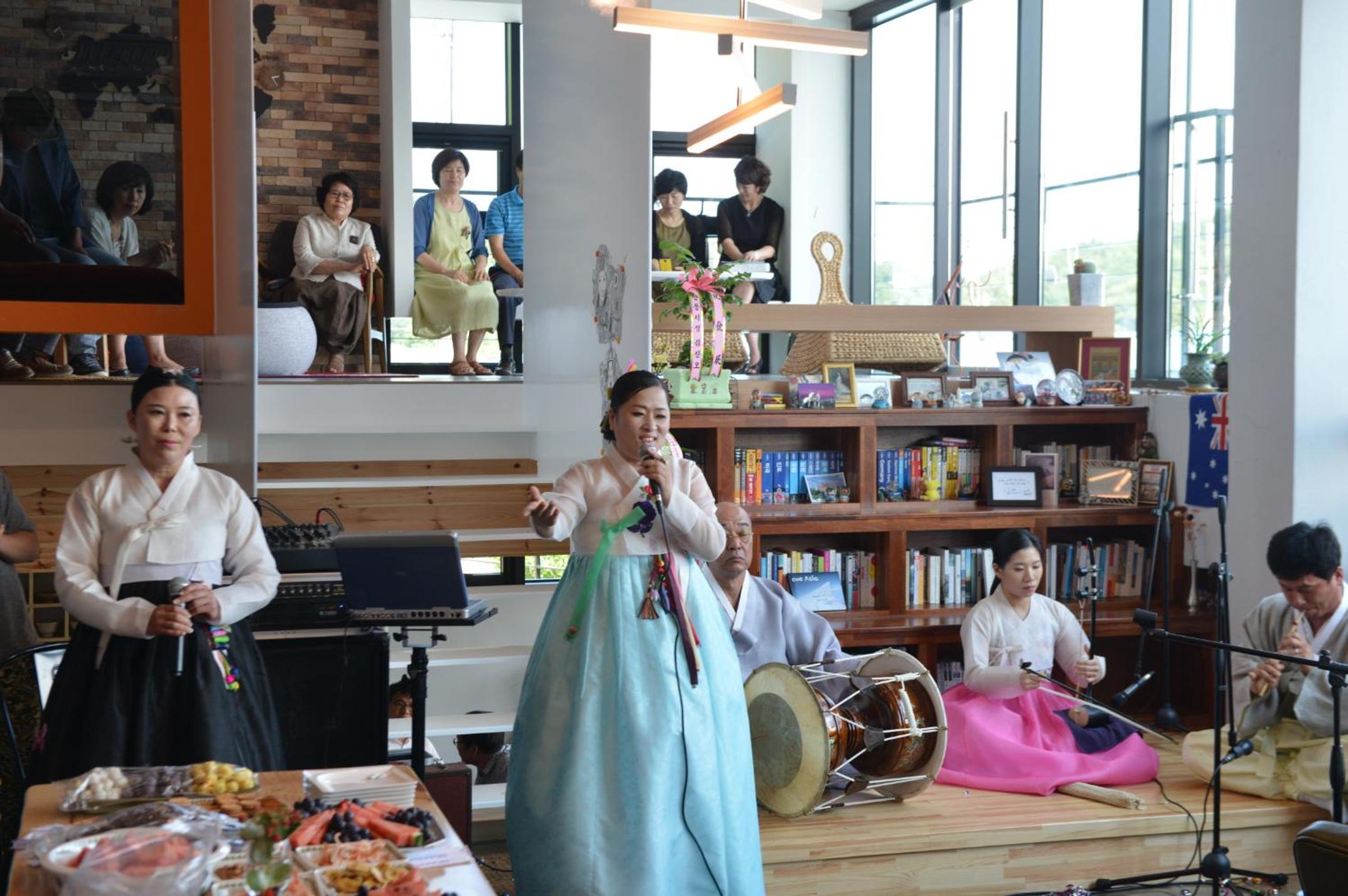 Andong Poong-gyung HOSTEL n LIBRARY