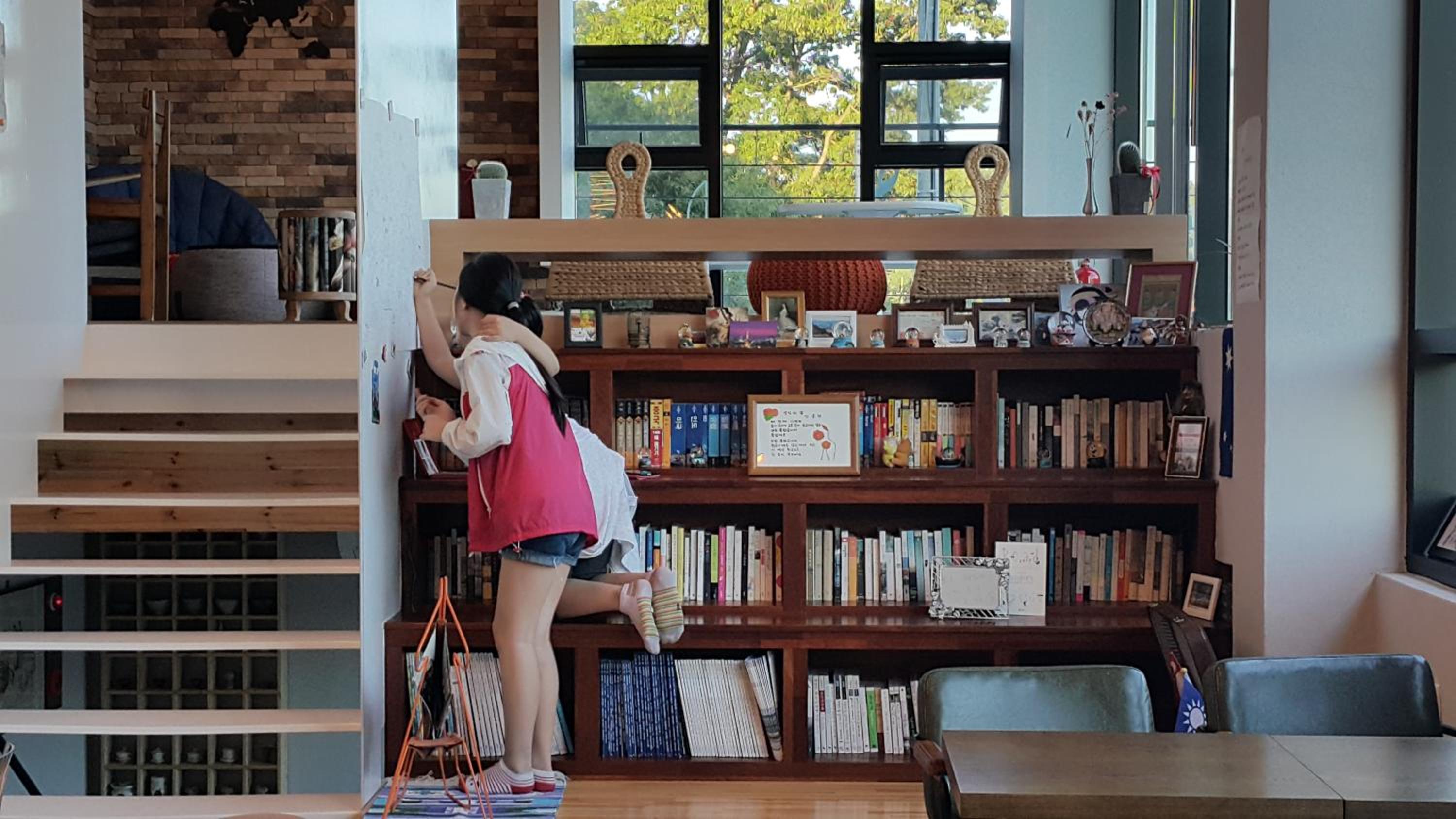 Andong Poong-gyung HOSTEL n LIBRARY