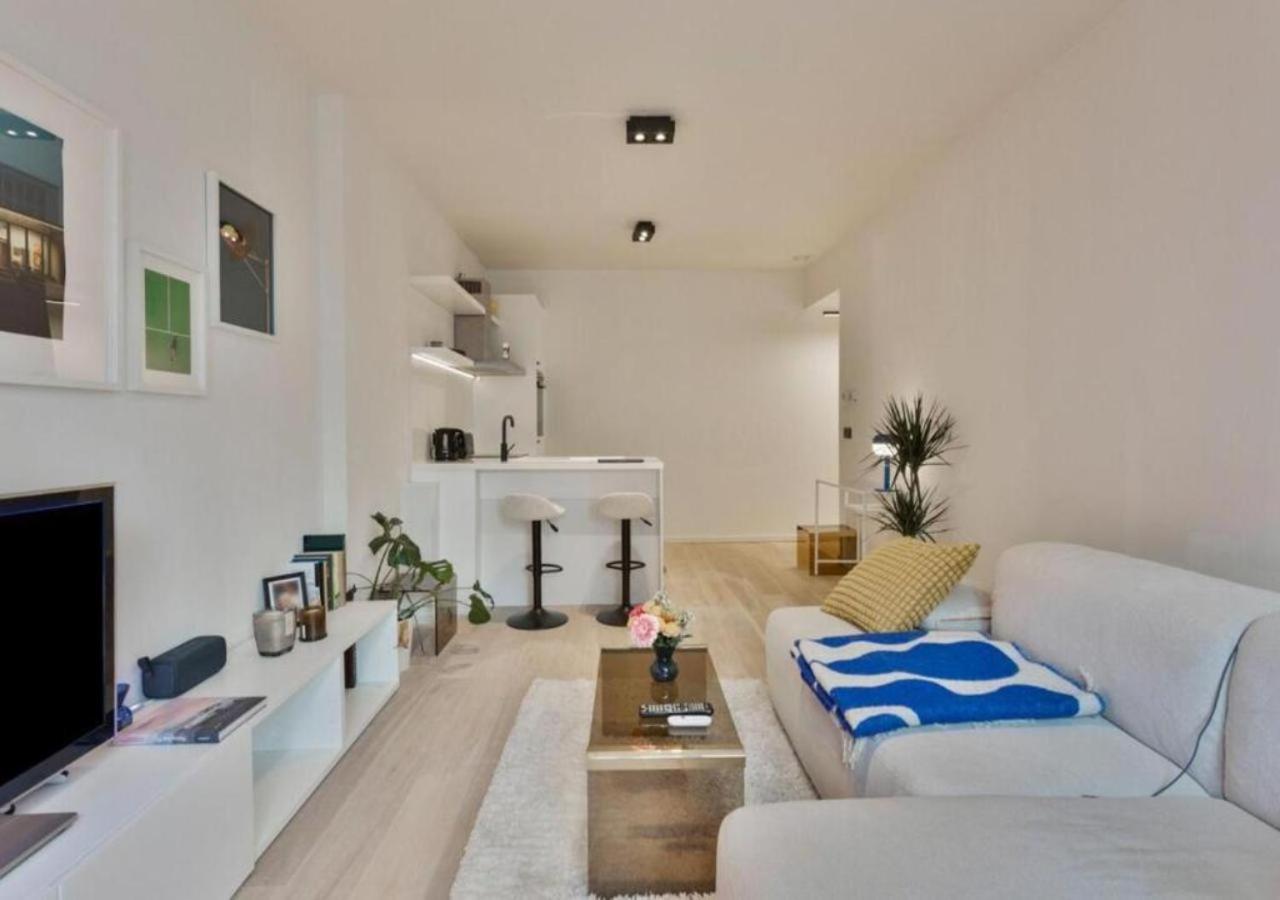 1BR apartment by Central Station