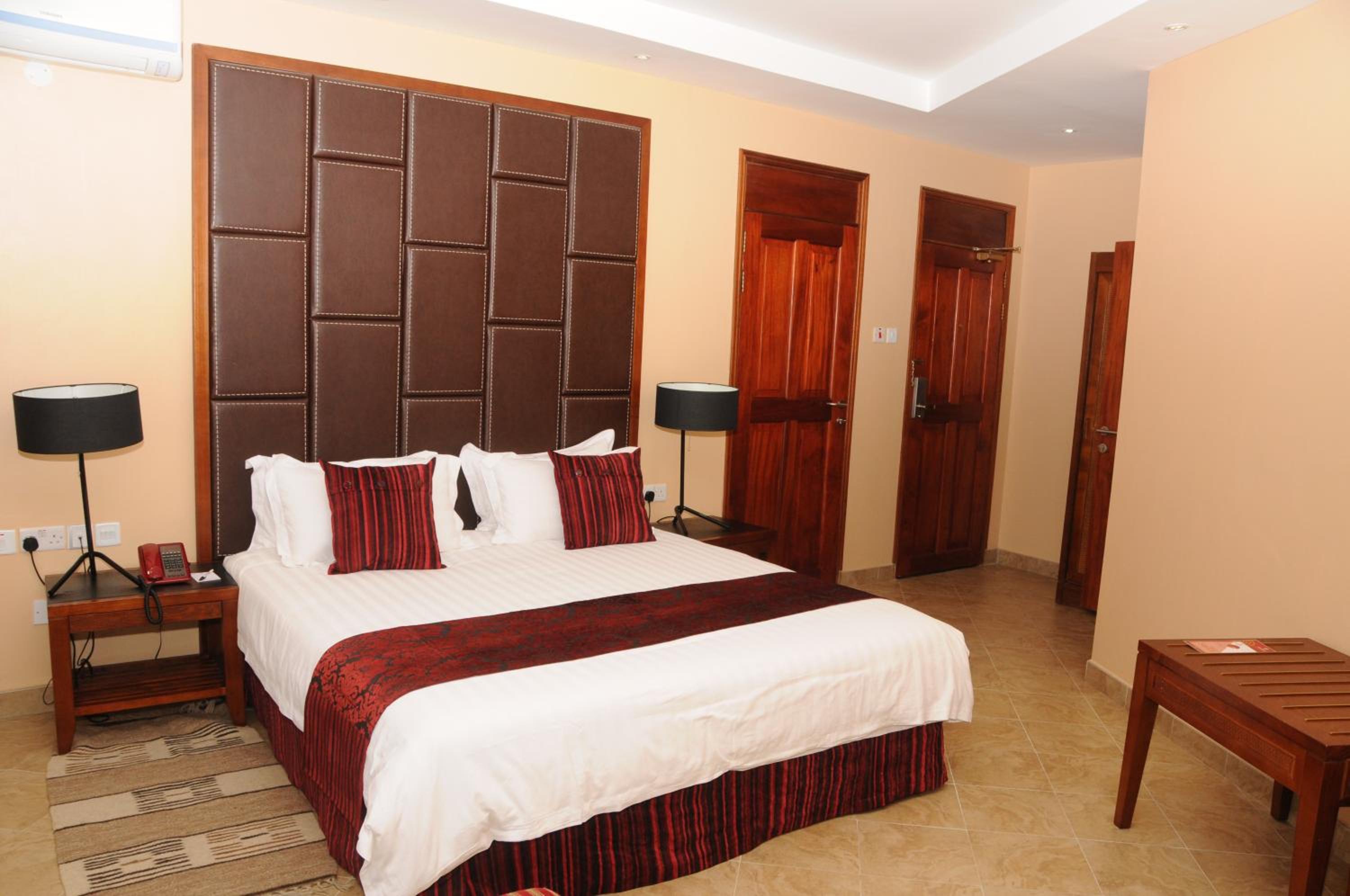 Igongo Country Hotel & Cultural Centre