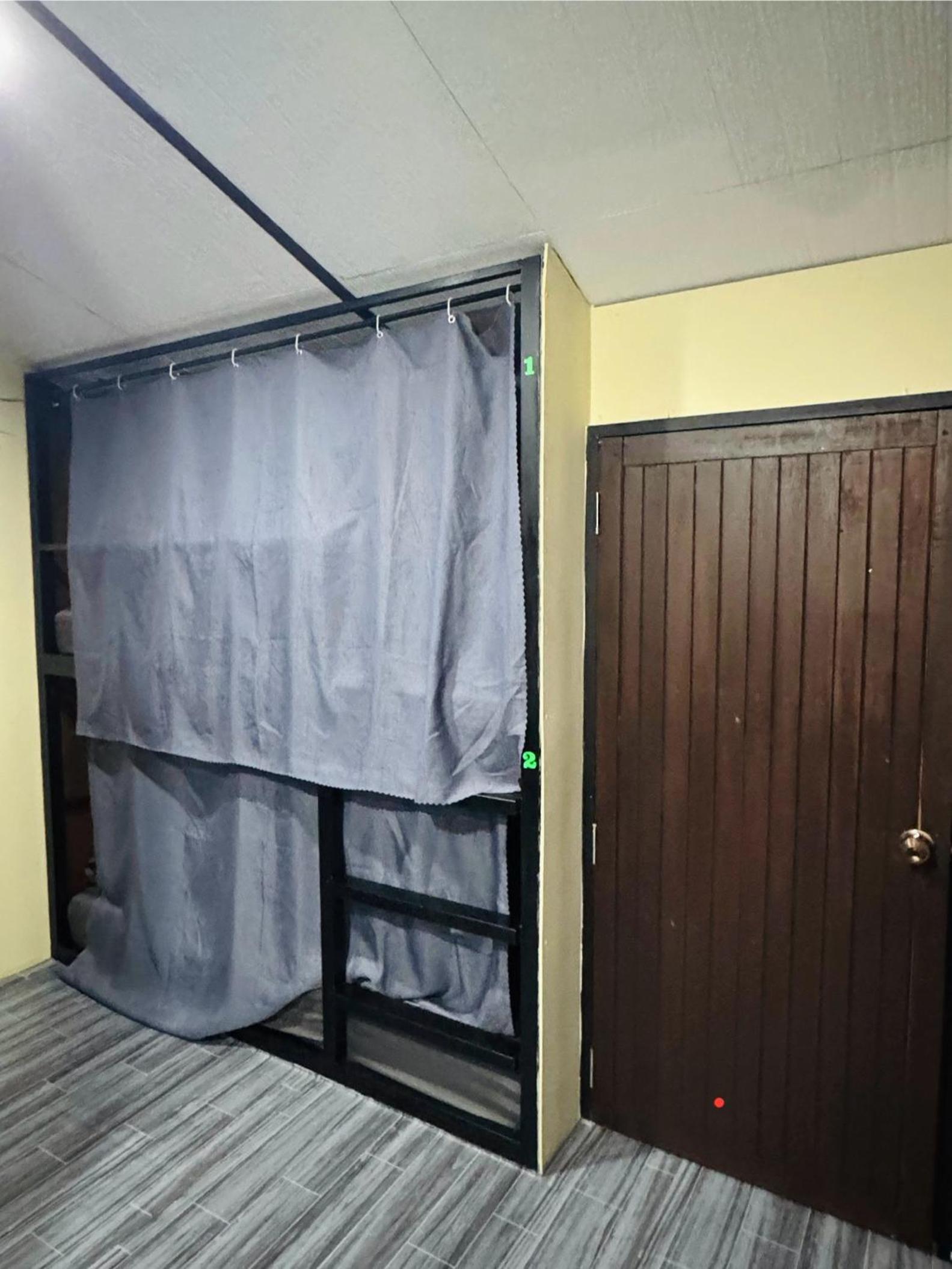 The 10 Club Hostel