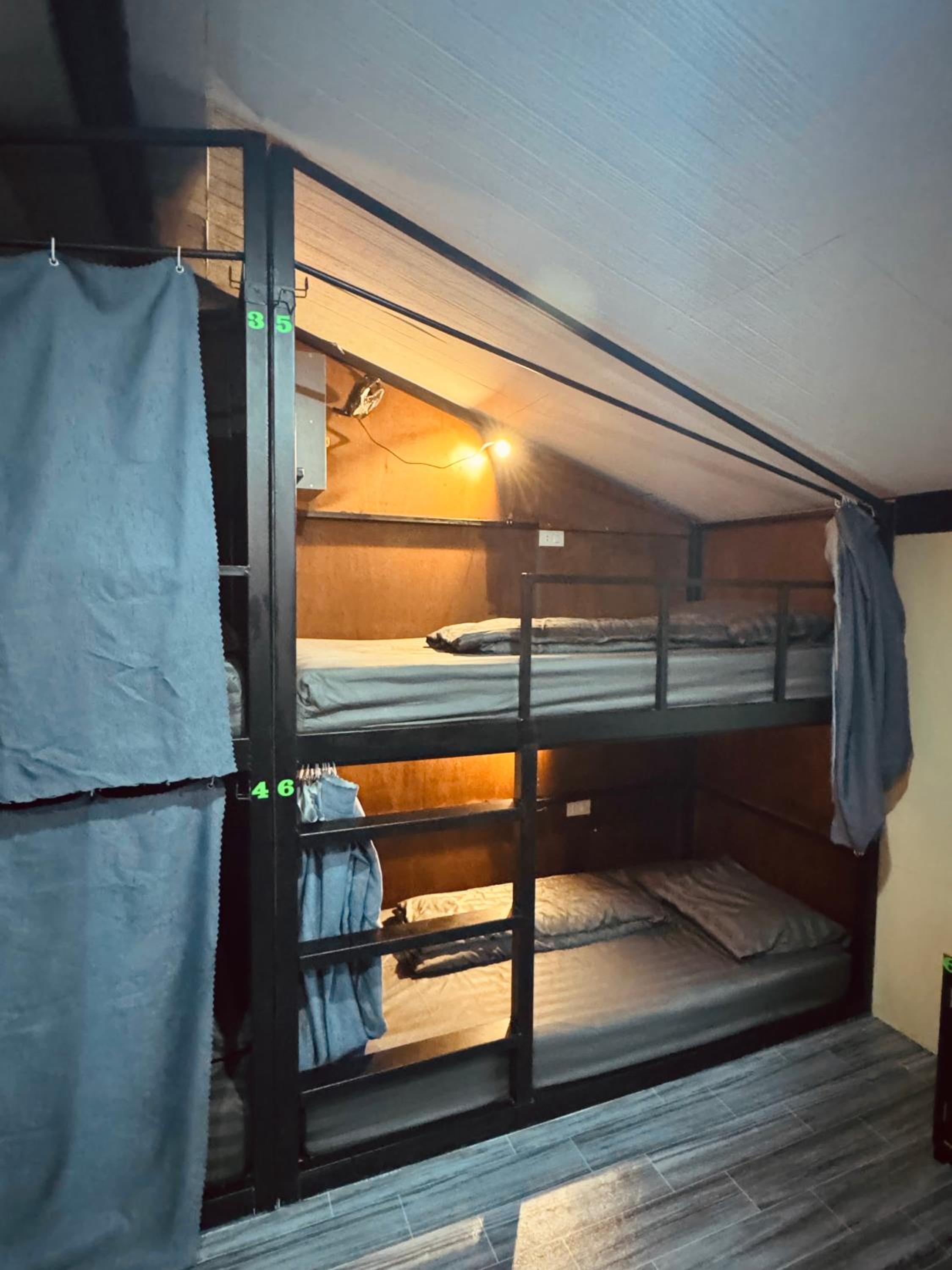 The 10 Club Hostel
