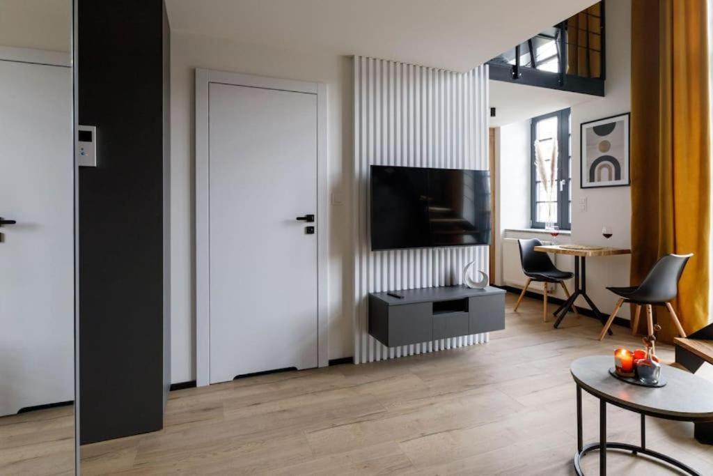 Wroclaw Stays - Old Town - Chic Apartments - Jana Pawla 33