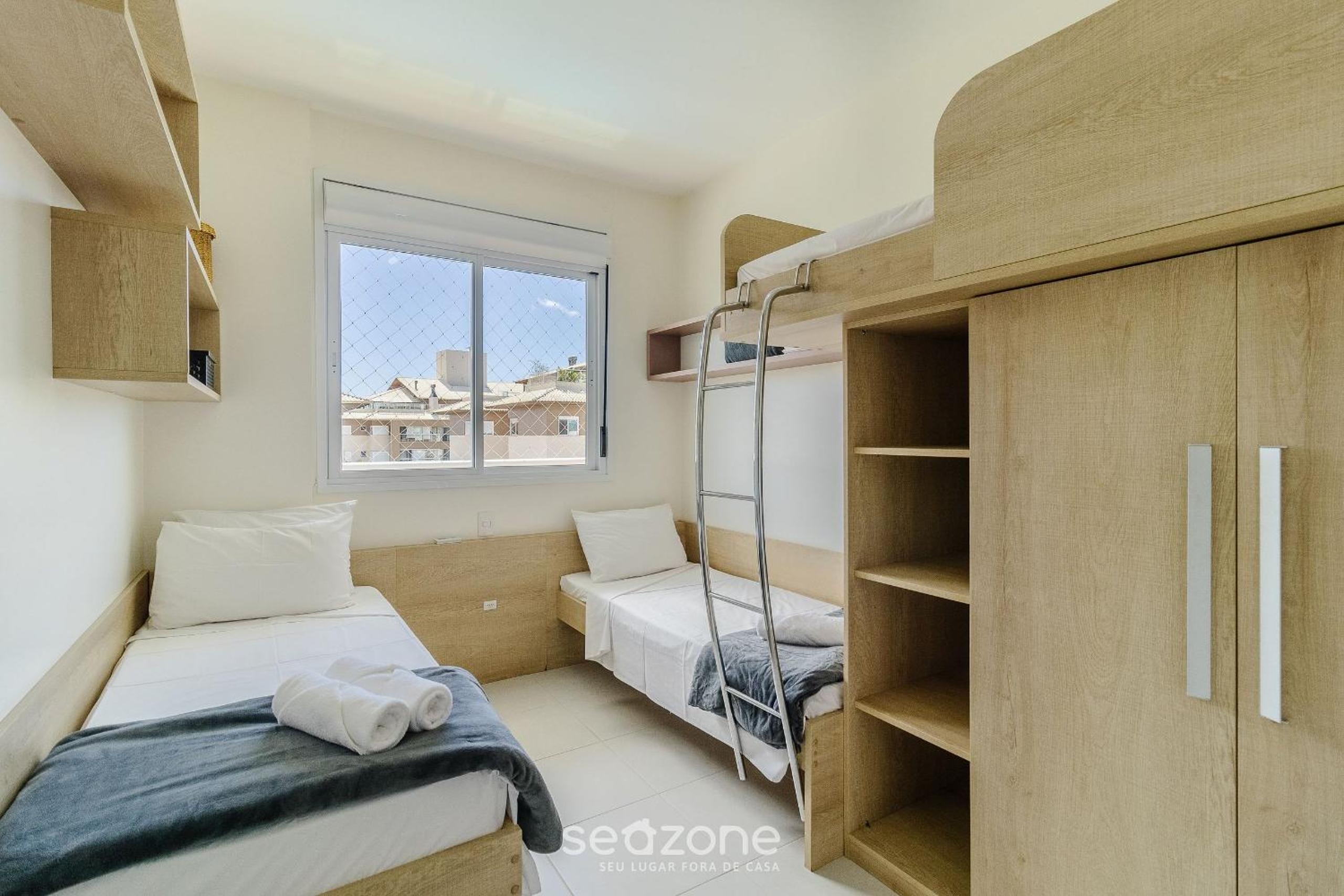 Apt w/ side sea view, seaside condominium RAP0306