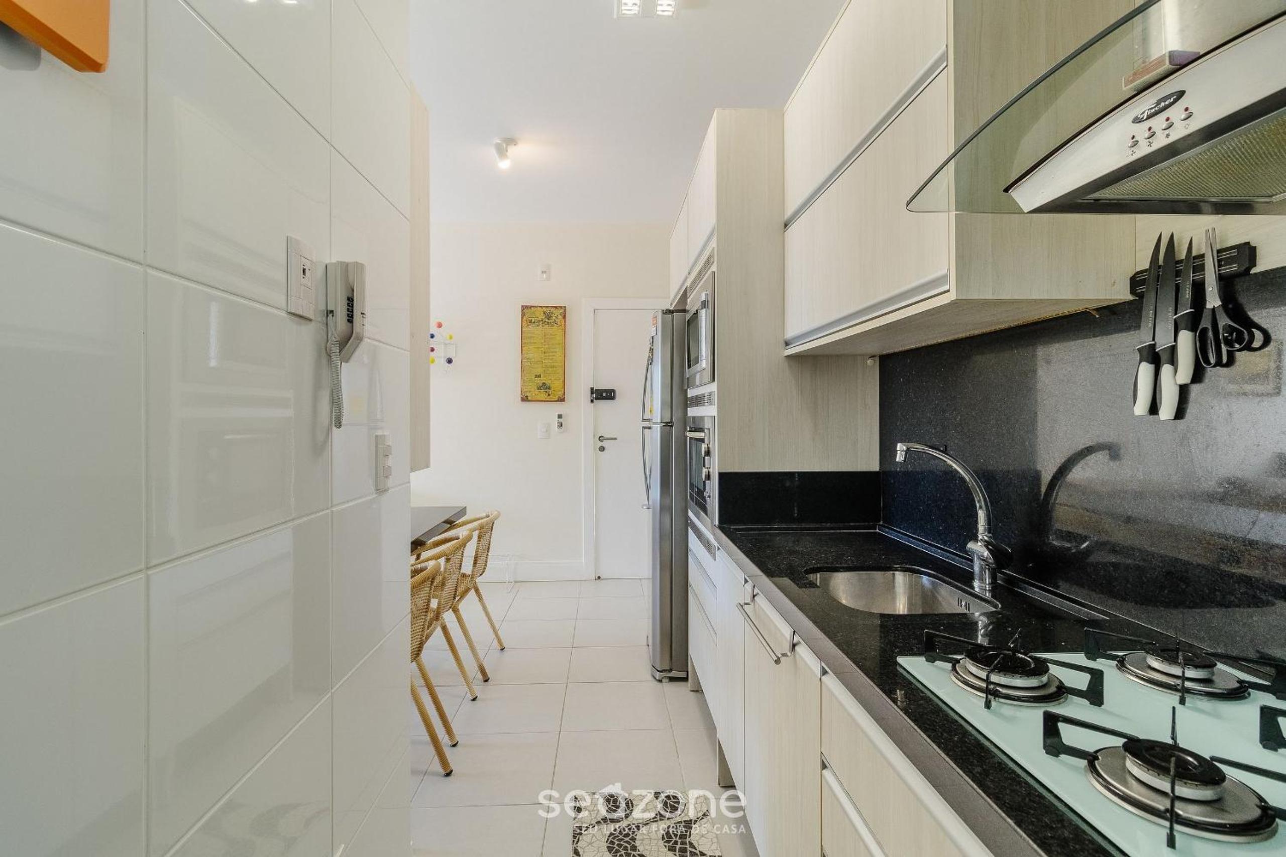 Apt w/ side sea view, seaside condominium RAP0306