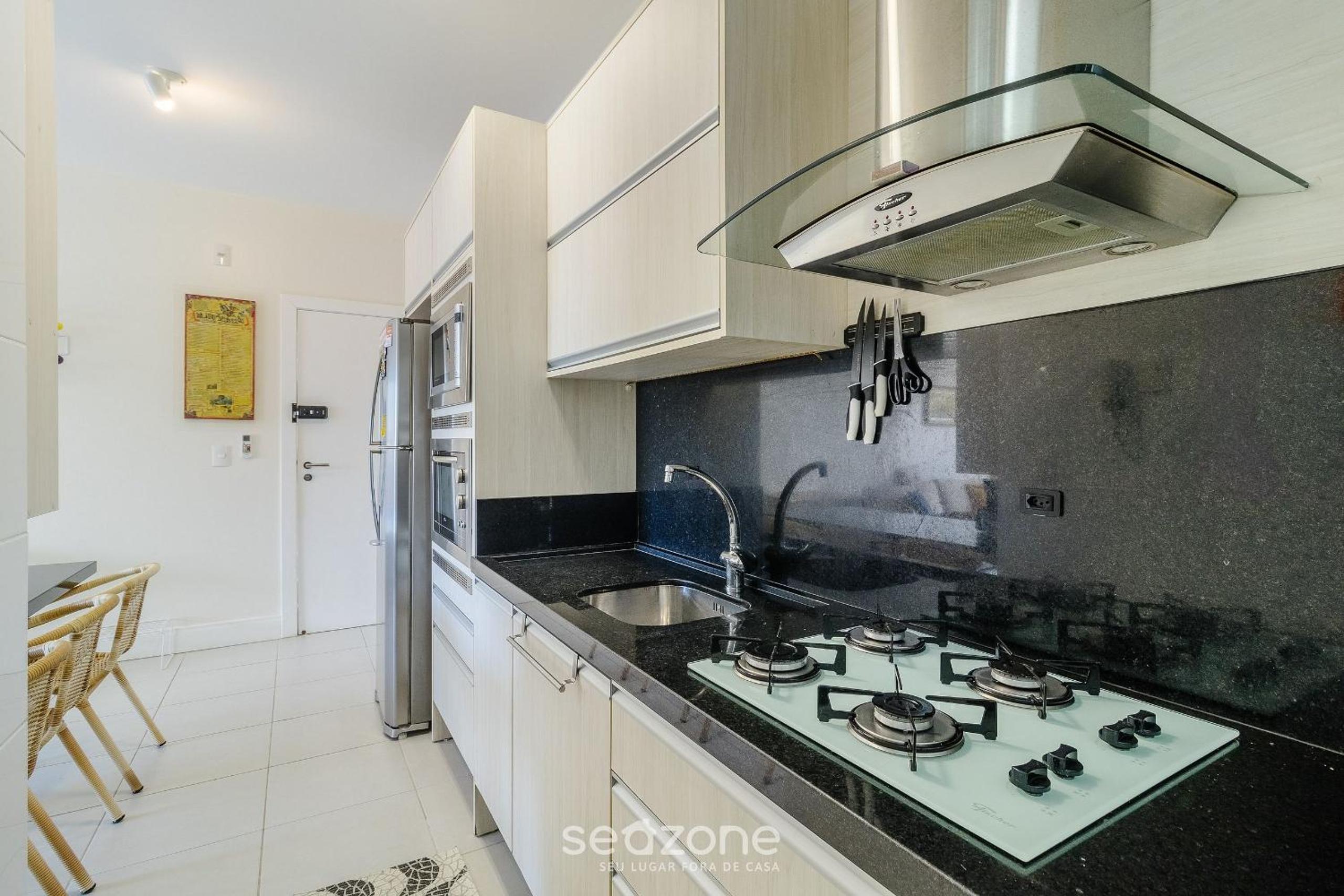 Apt w/ side sea view, seaside condominium RAP0306