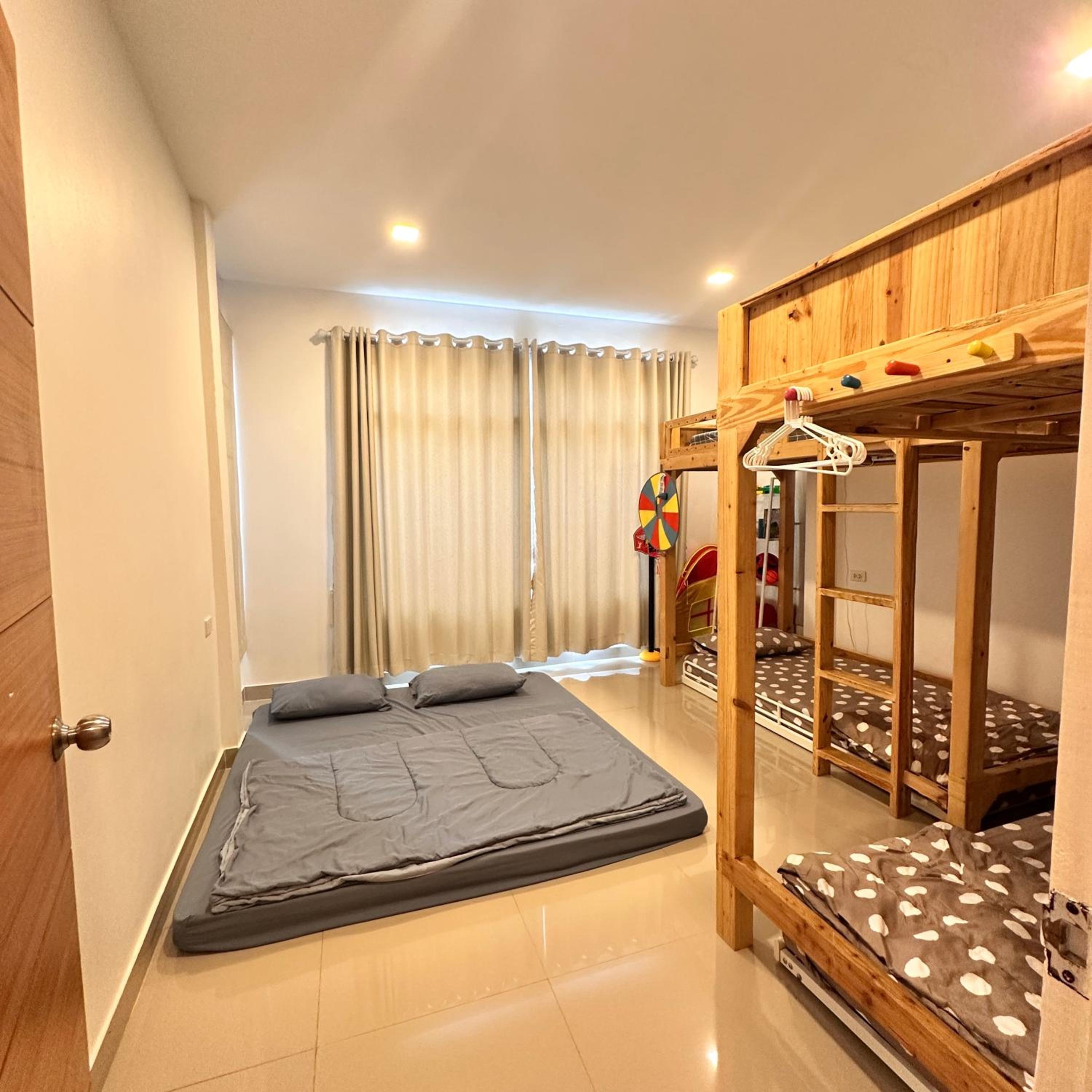 Victoria Poolvilla Pattaya by Chon
