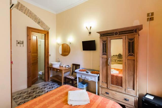 Marta Guest House