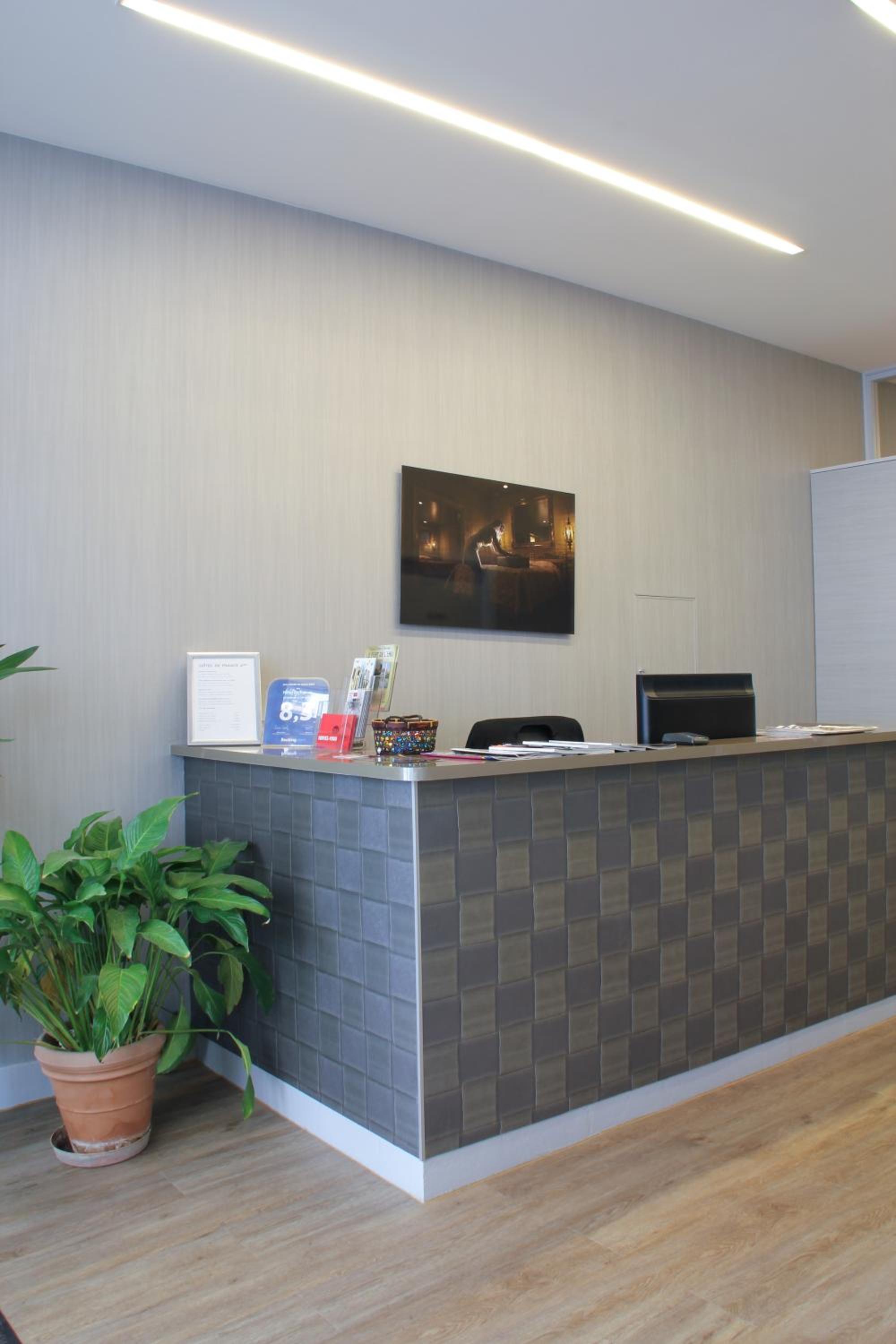 Boulogne-Billancourt Vacations - Hotel De France - Property Image 7