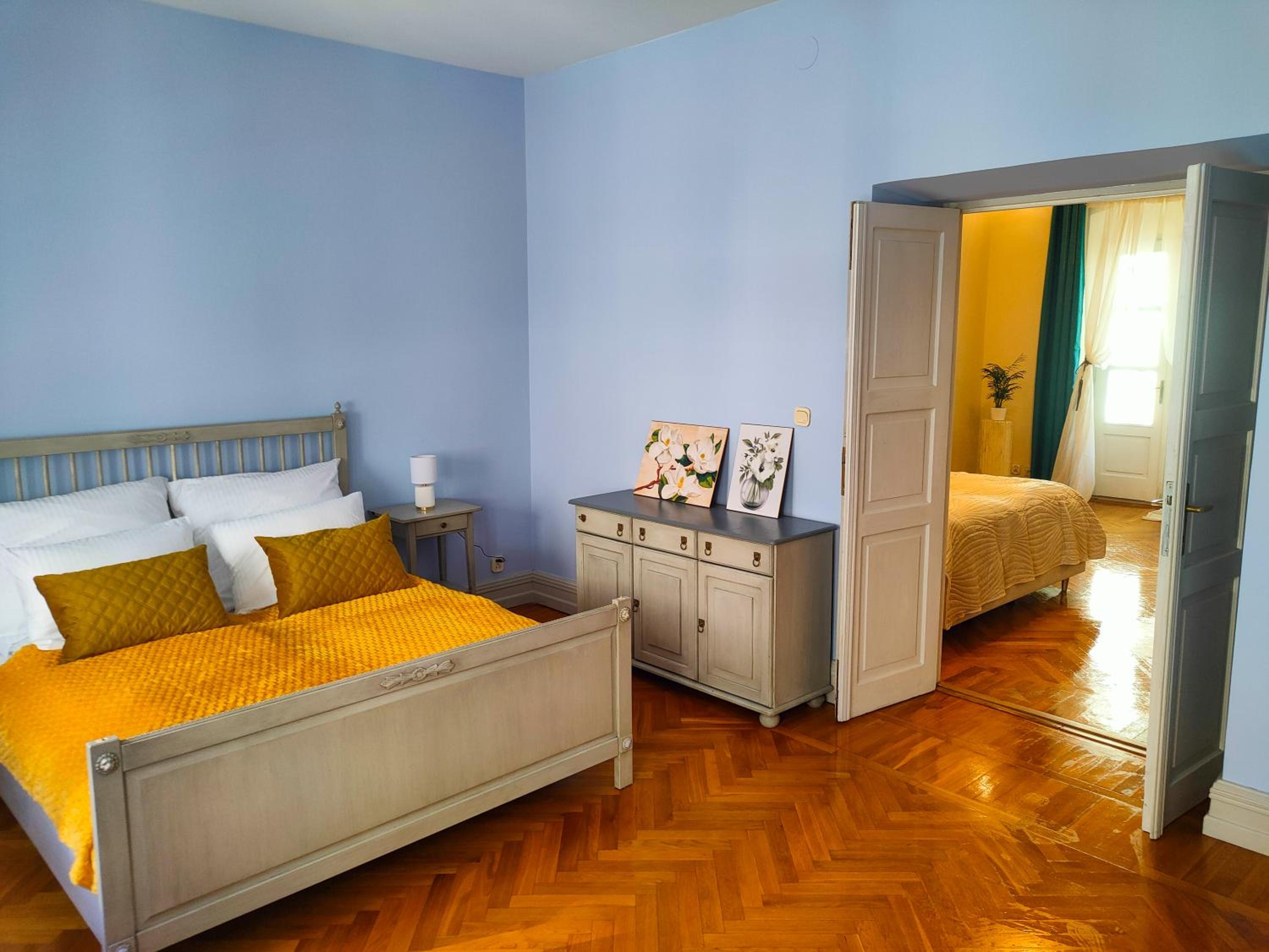 Central Apartment next to the Old Town Square by Kings City