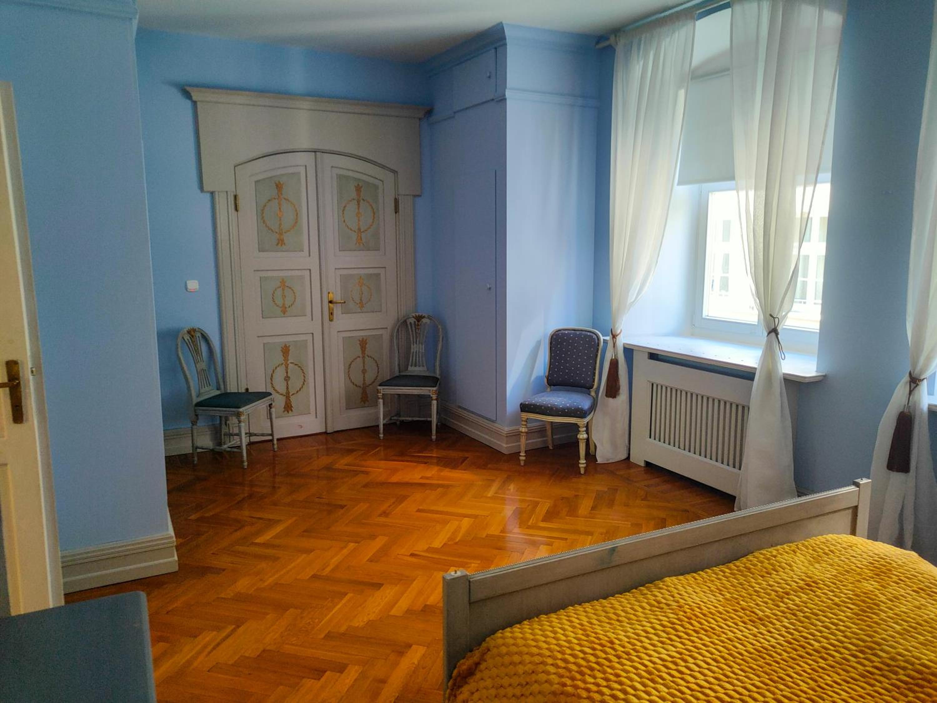 Central Apartment next to the Old Town Square by Kings City