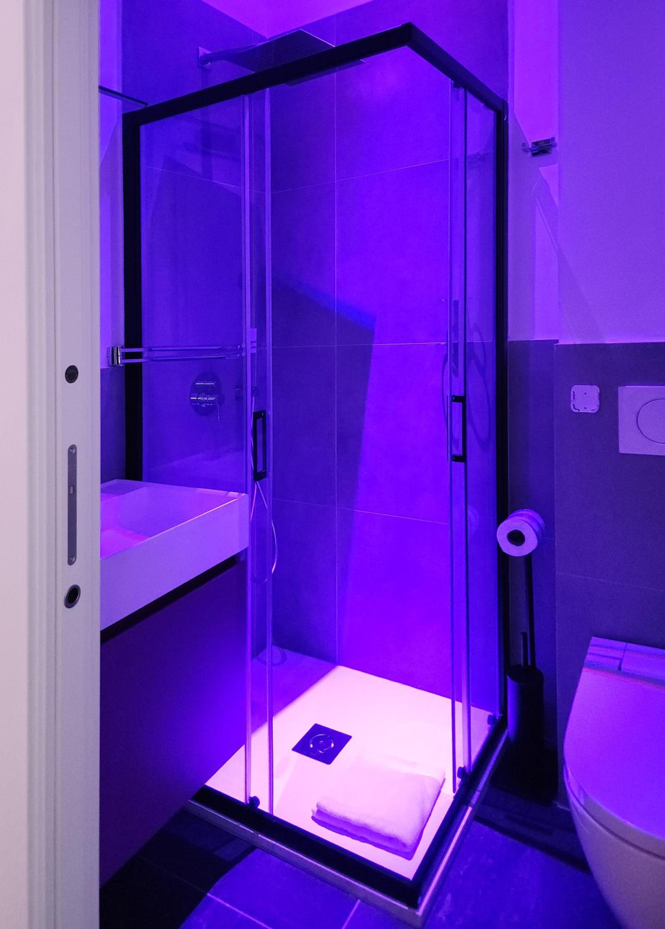 Prisma Rooms