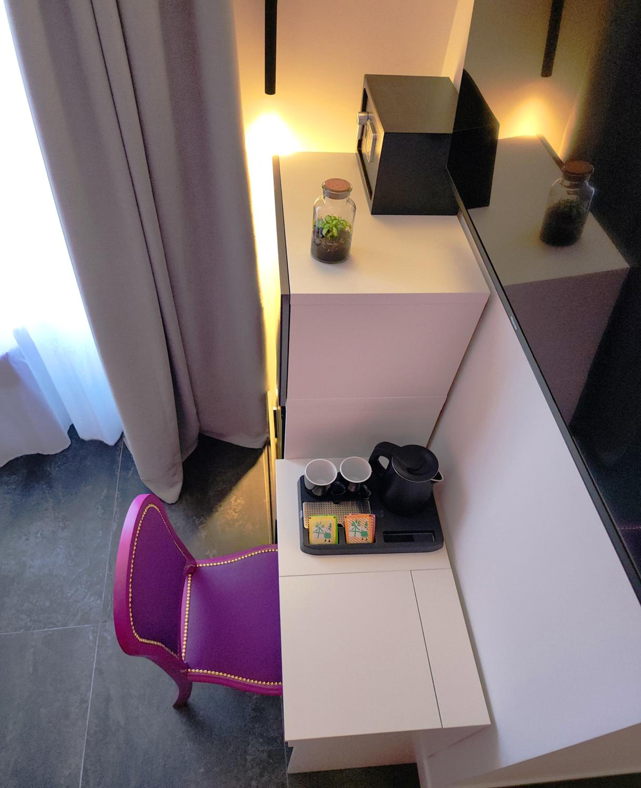 Prisma Rooms