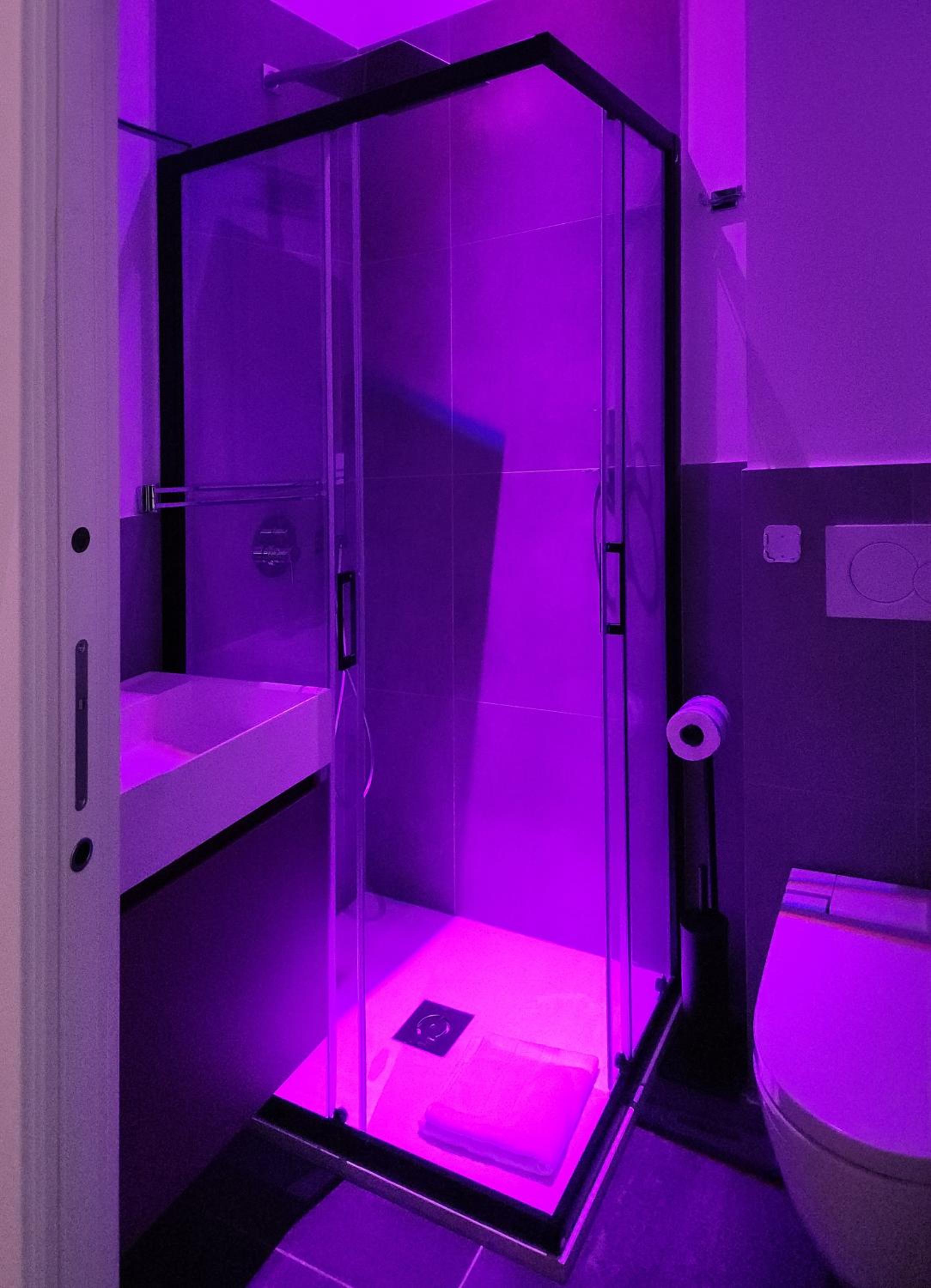 Prisma Rooms