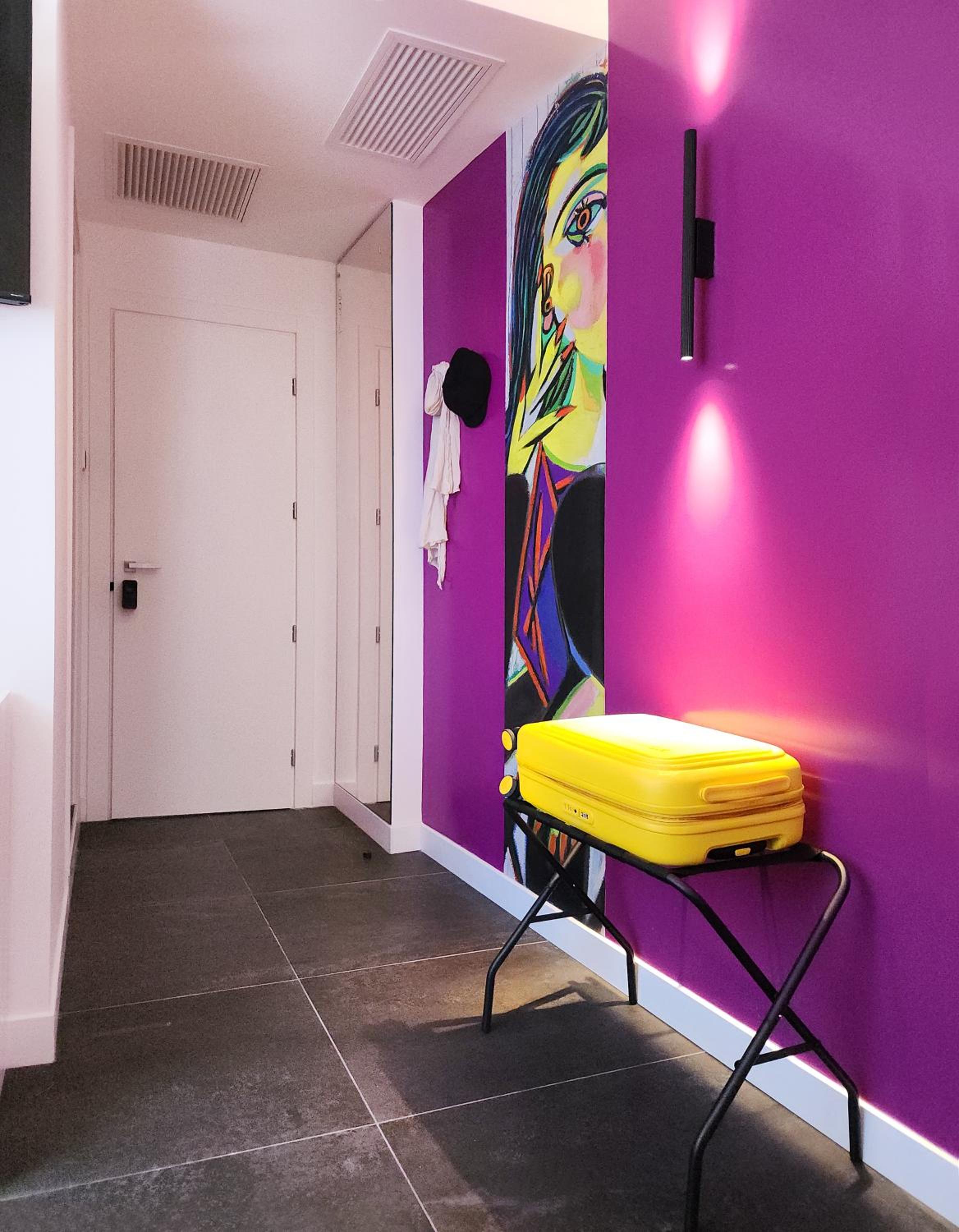 Prisma Rooms