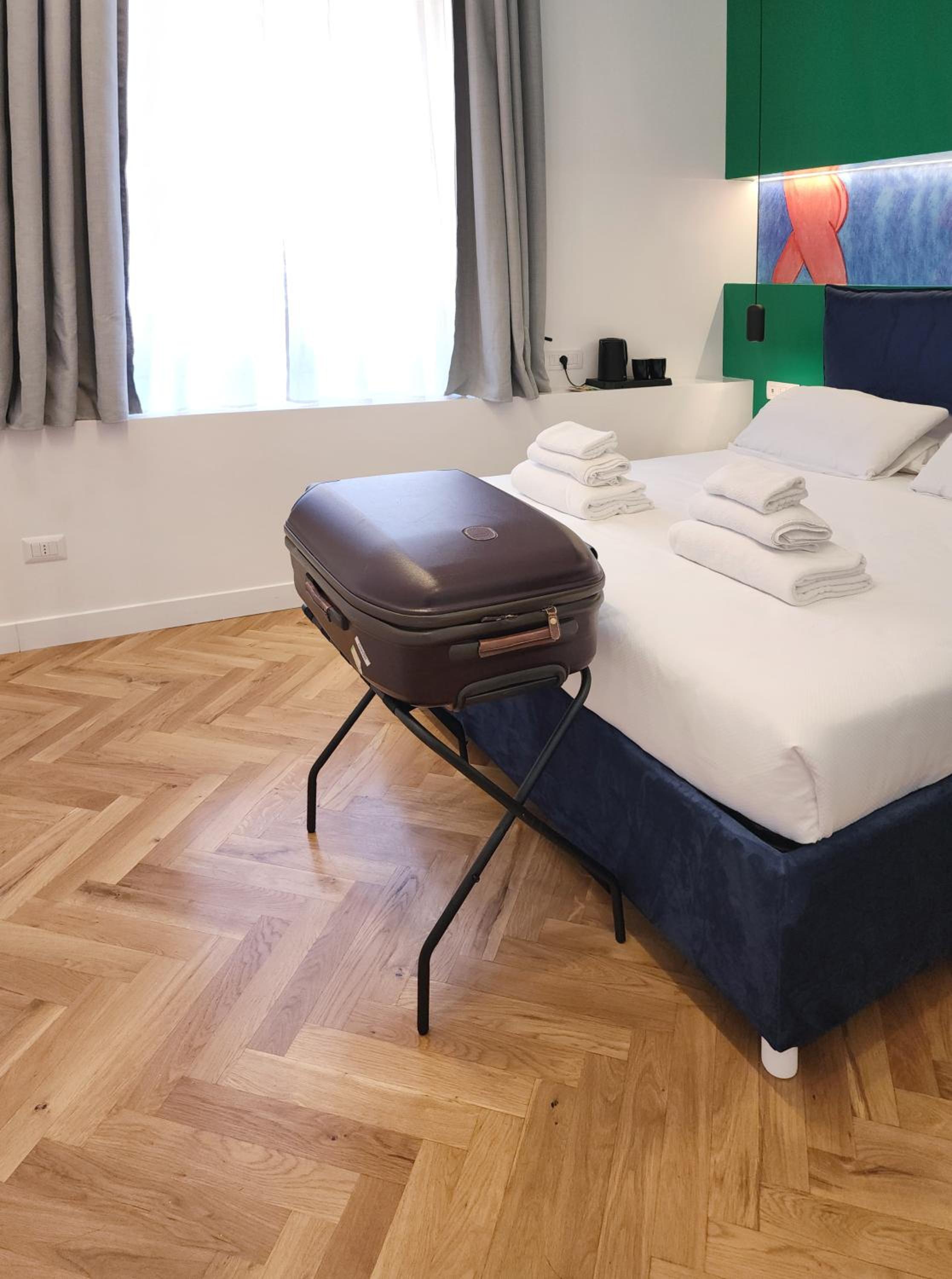 Prisma Rooms