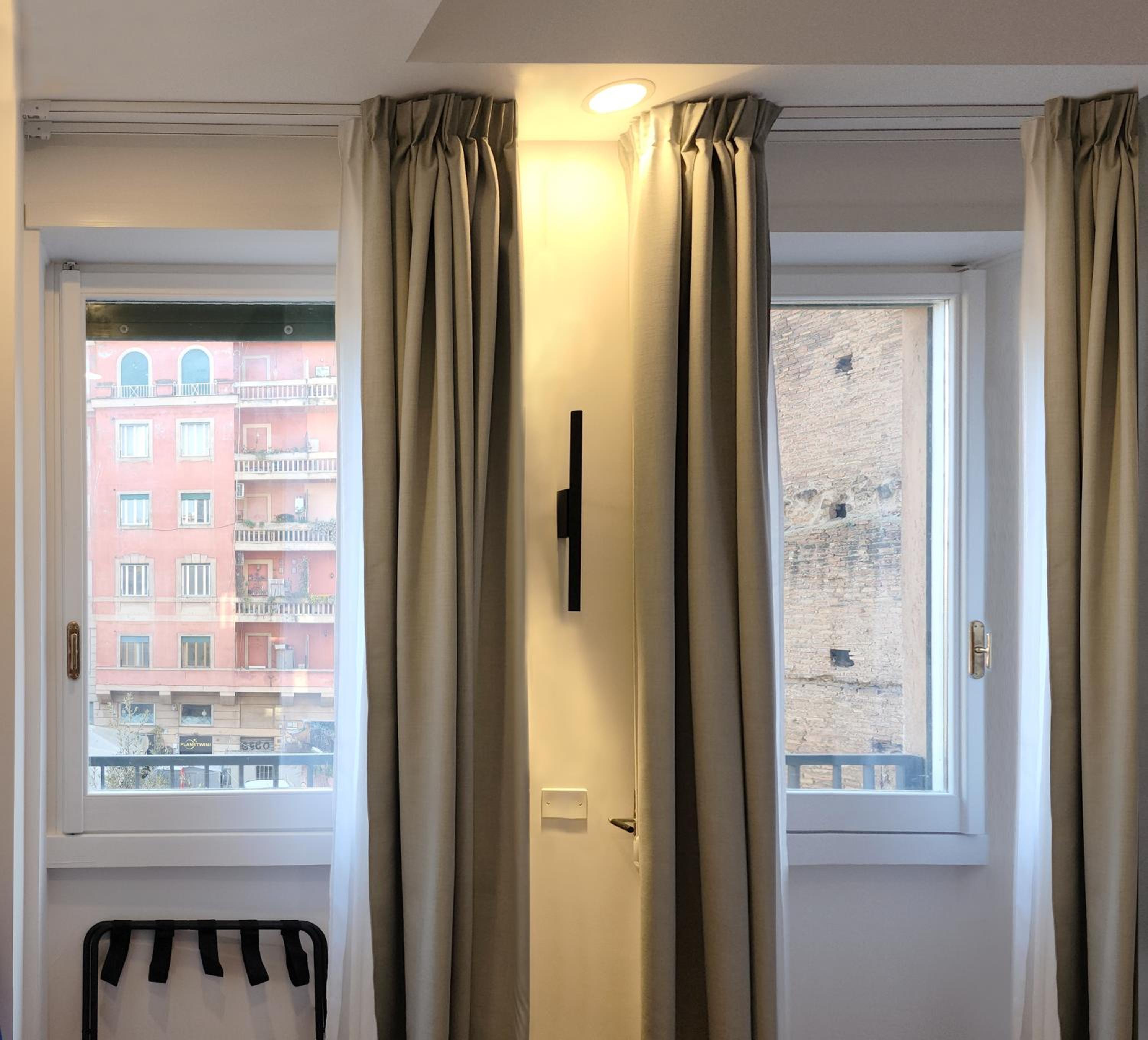 Prisma Rooms