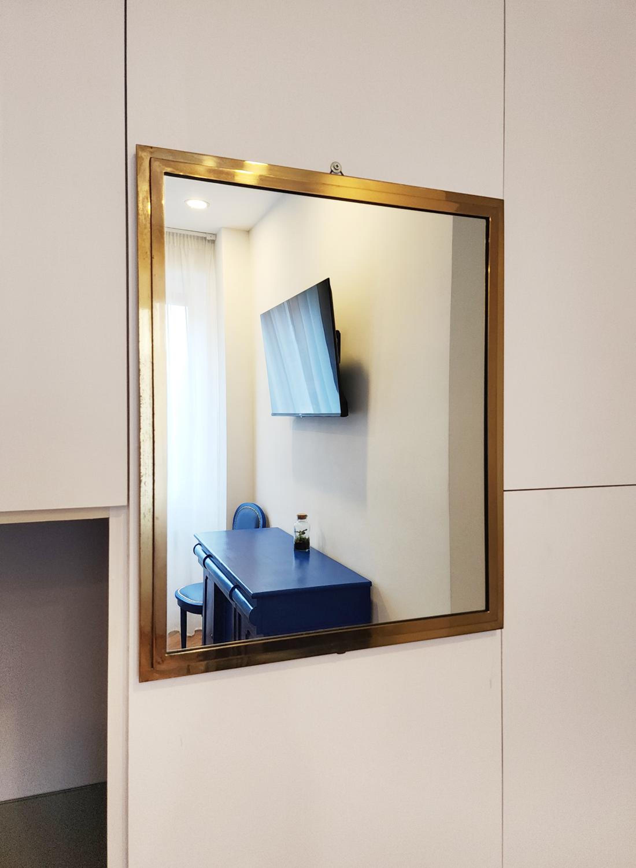 Prisma Rooms