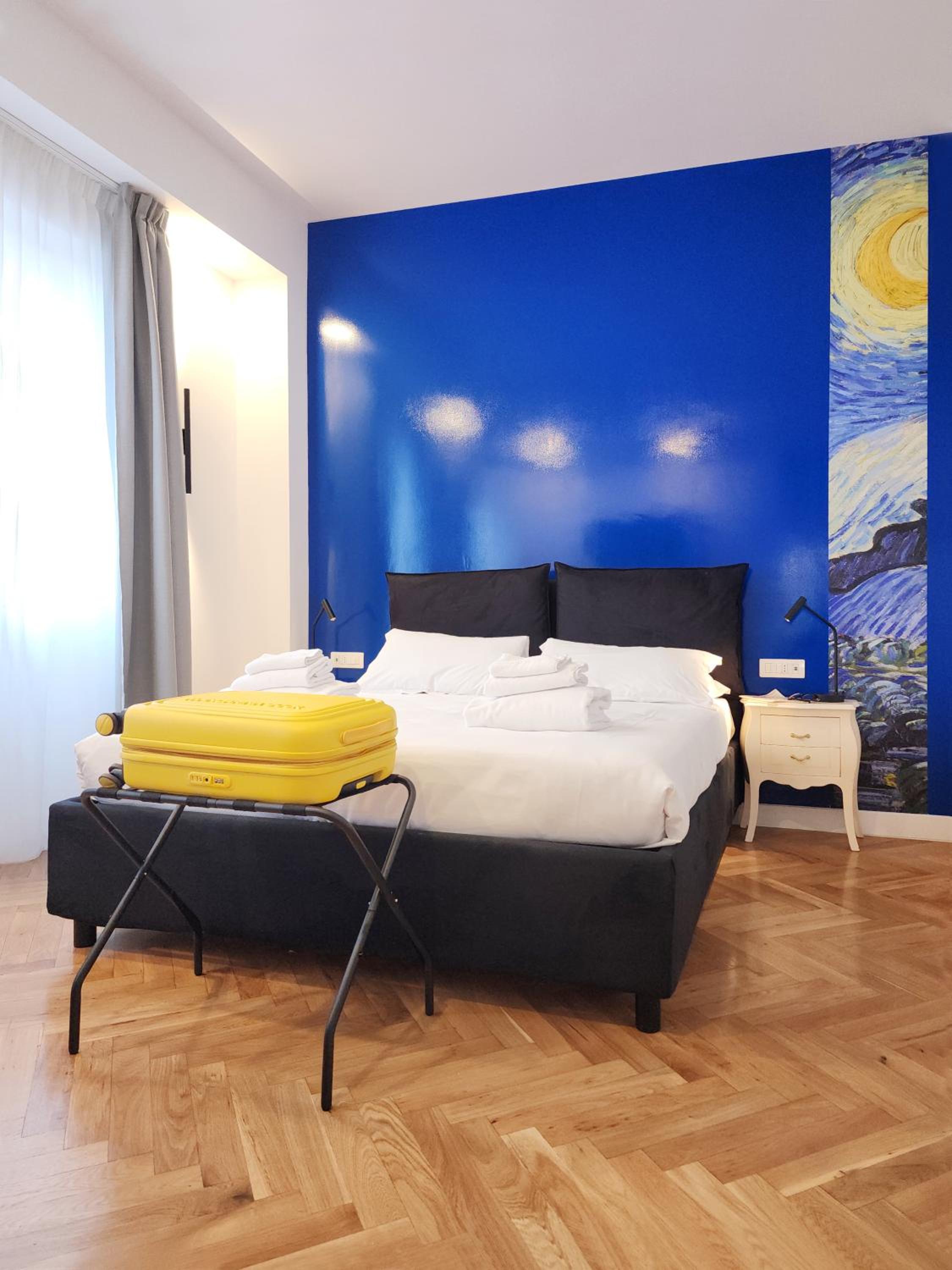 Prisma Rooms