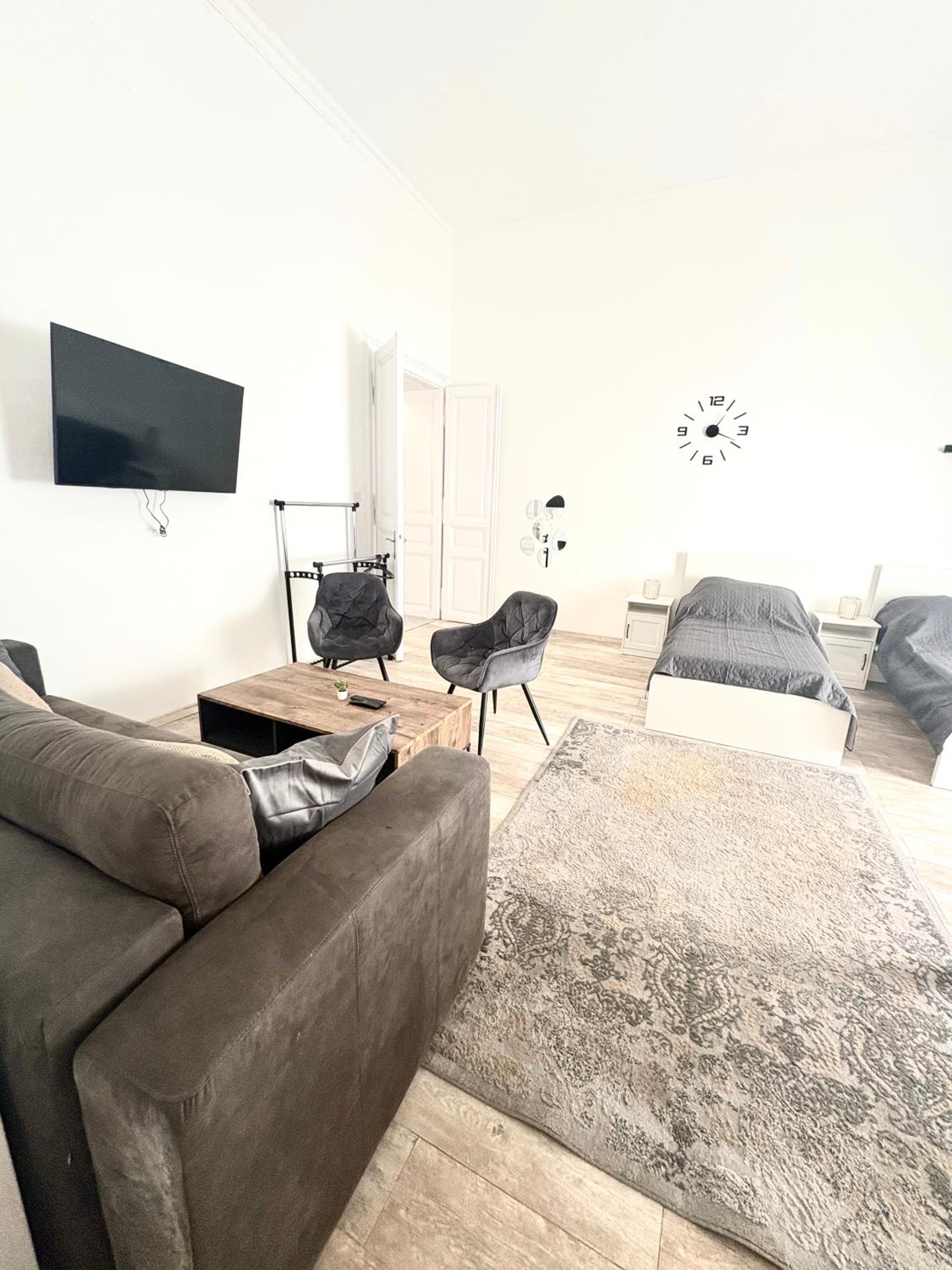 R78 Apartment