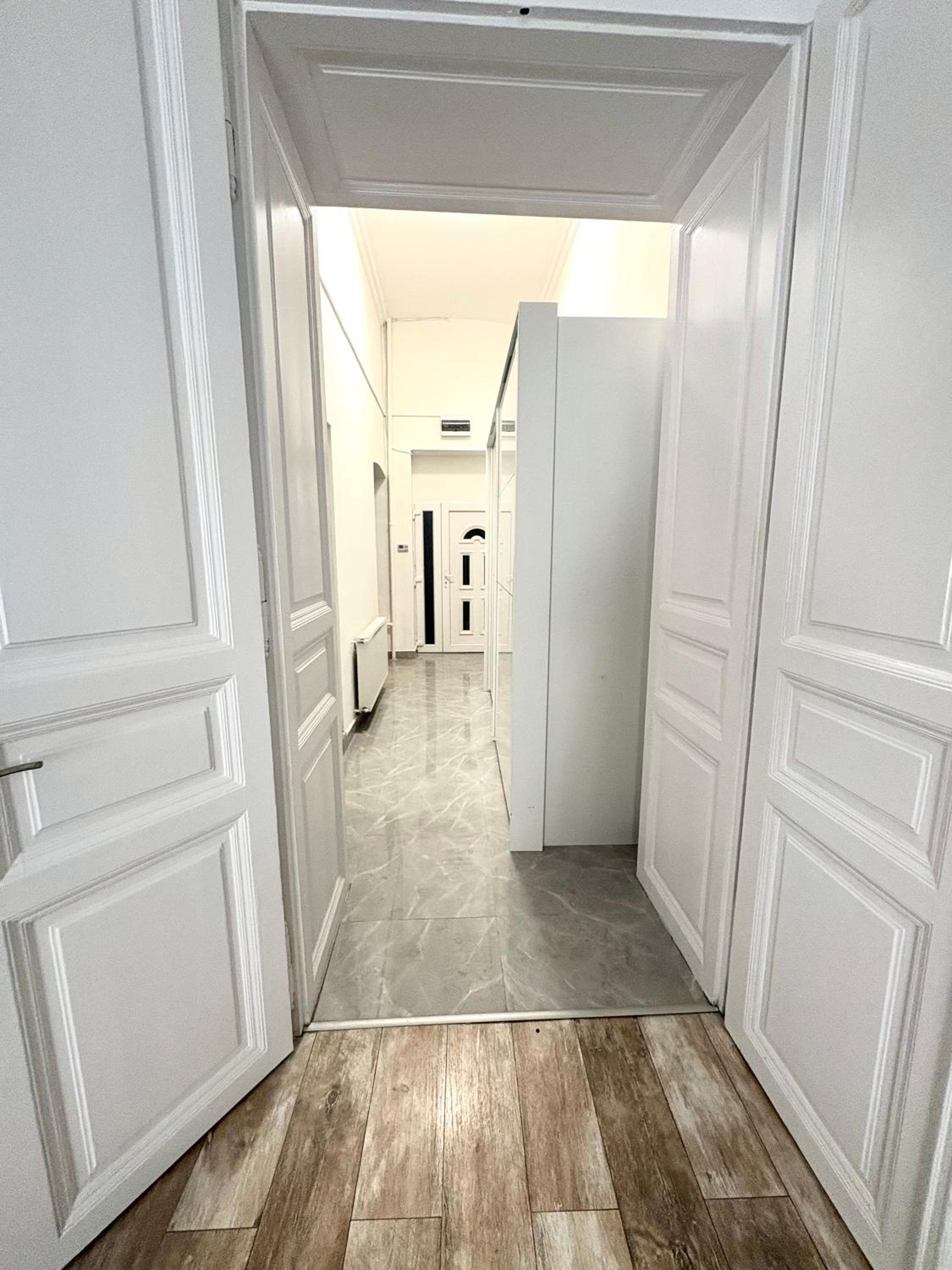 R78 Apartment