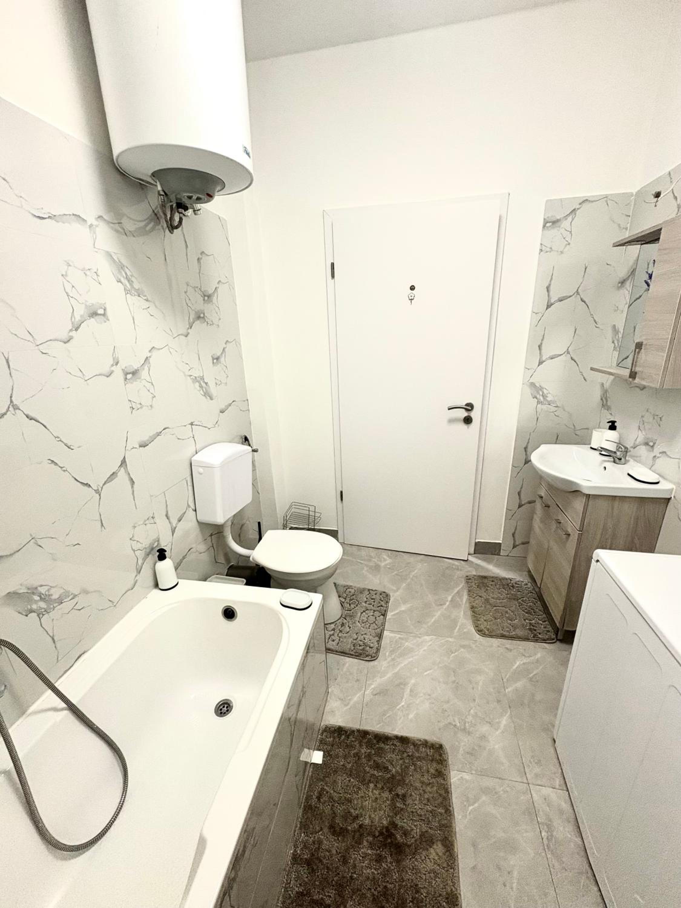 R78 Apartment