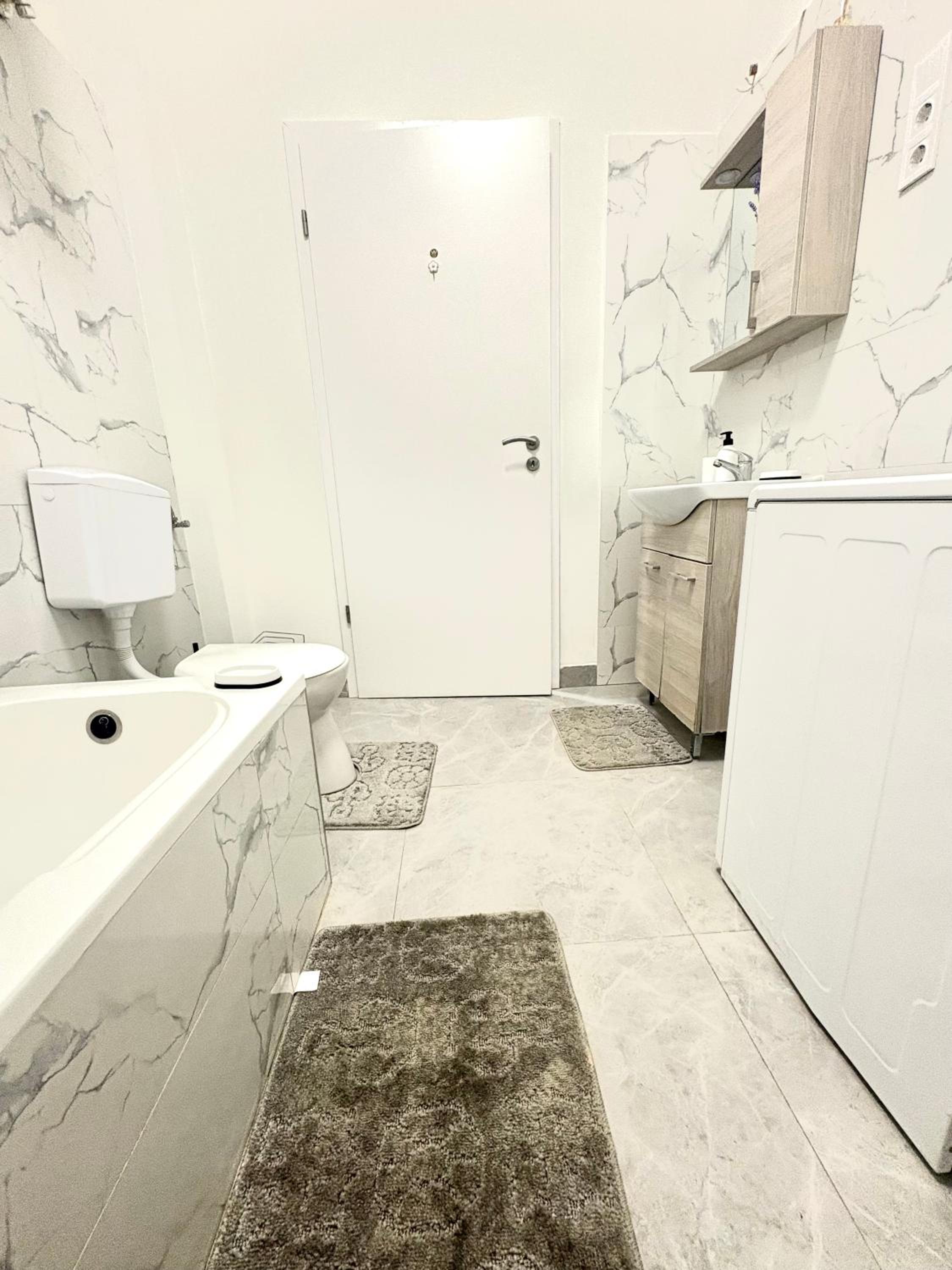 R78 Apartment