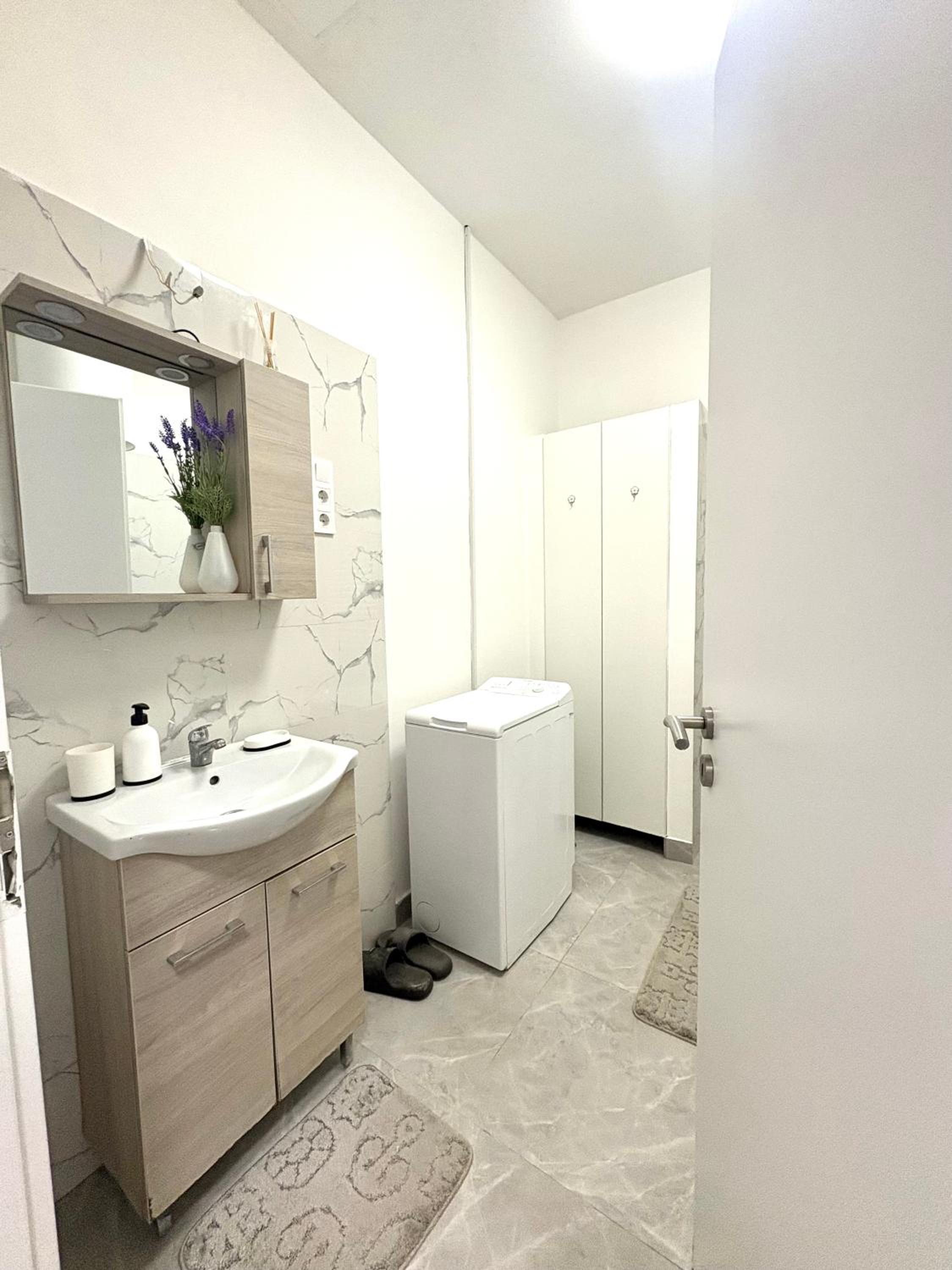 R78 Apartment