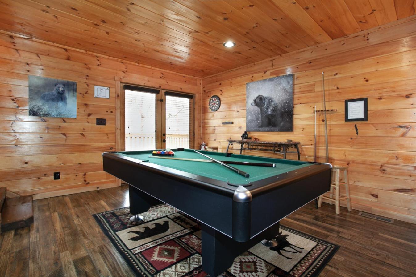 Bear Paw Hideaway Hot Tub Theater Multicade