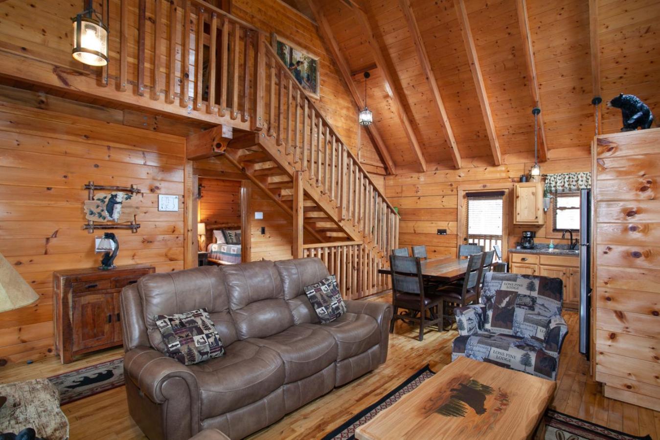 Bear Paw Hideaway Hot Tub Theater Multicade