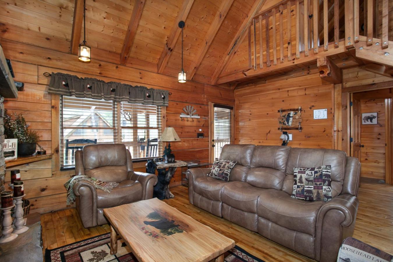 Bear Paw Hideaway Hot Tub Theater Multicade