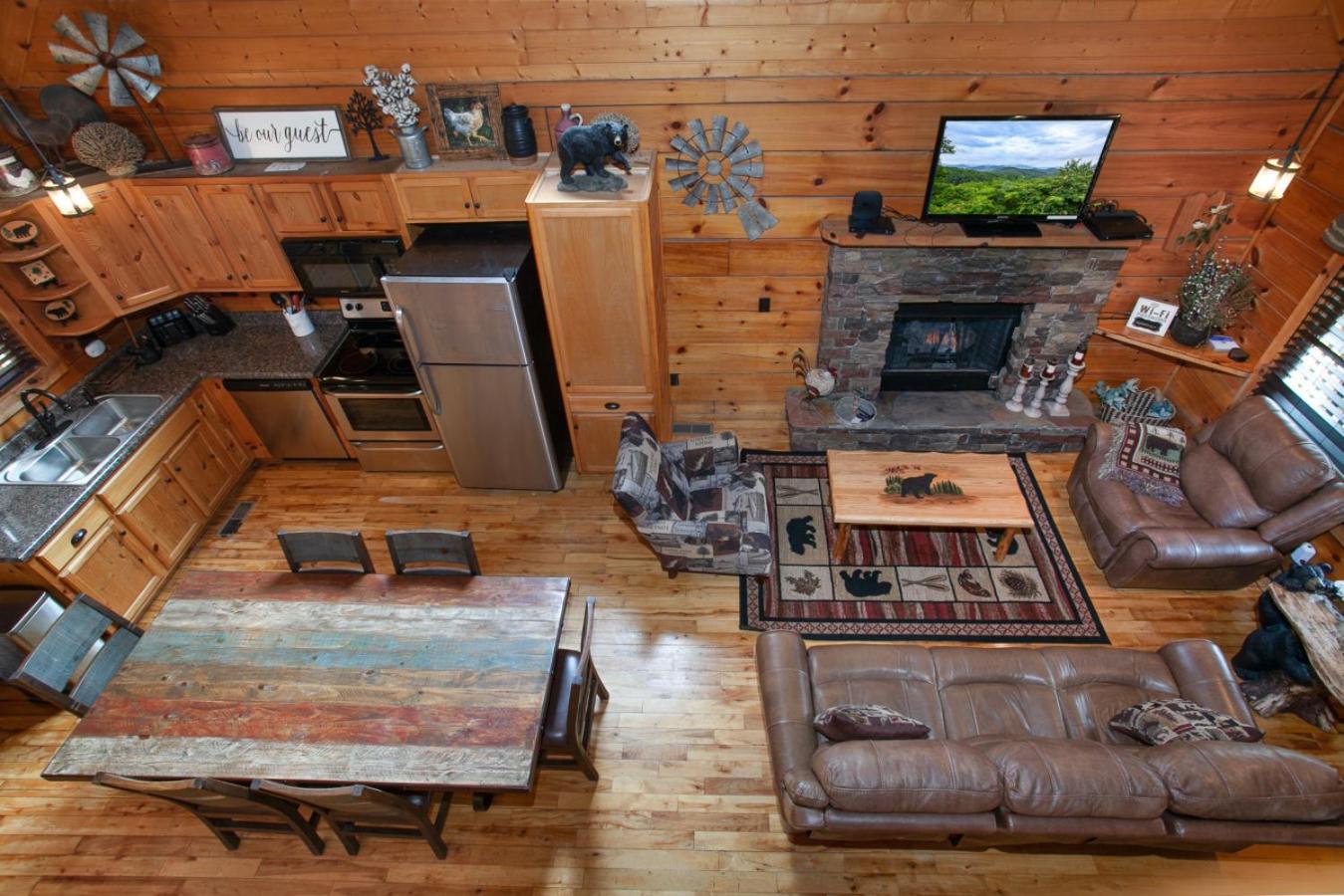 Bear Paw Hideaway Hot Tub Theater Multicade