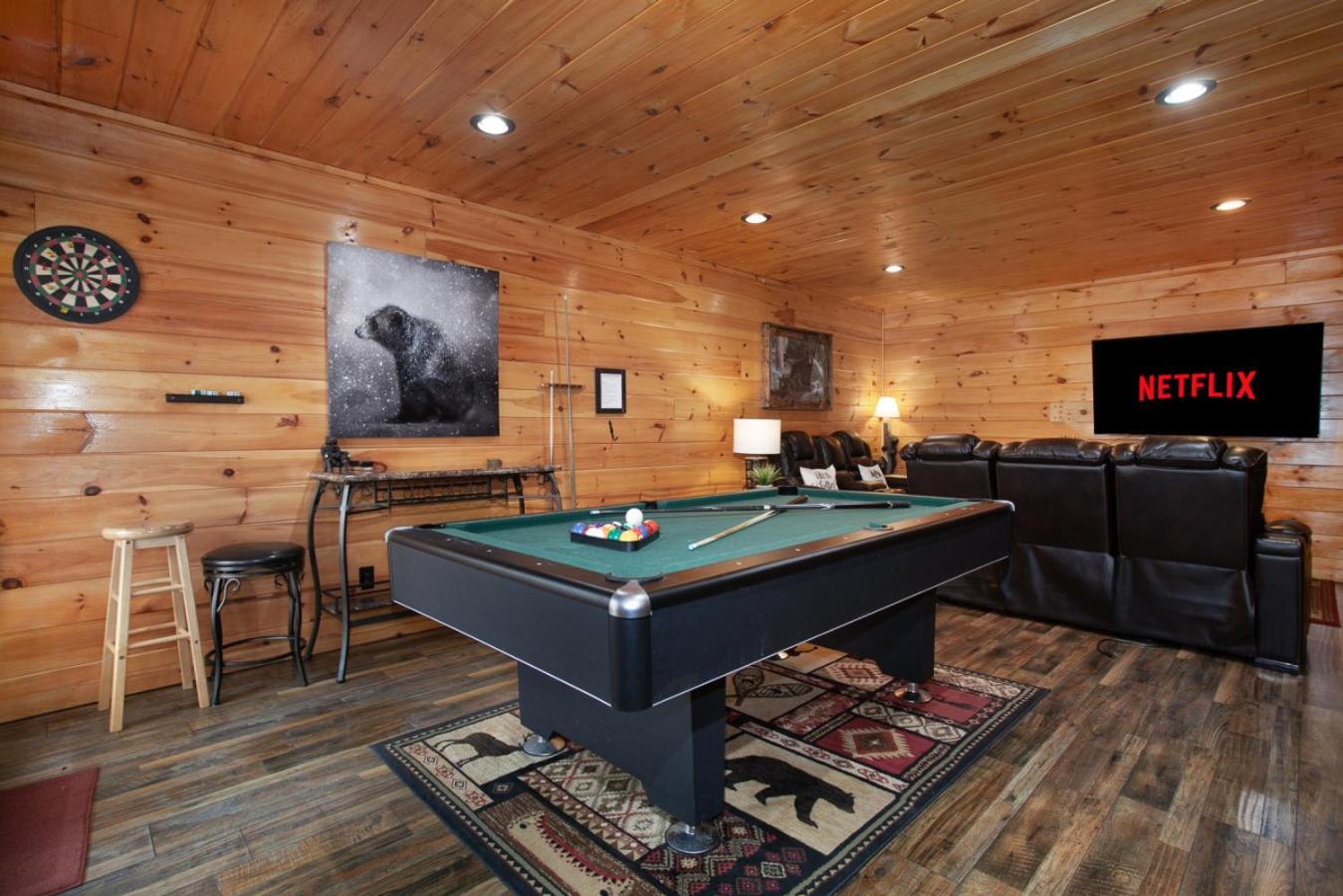 Bear Paw Hideaway Hot Tub Theater Multicade