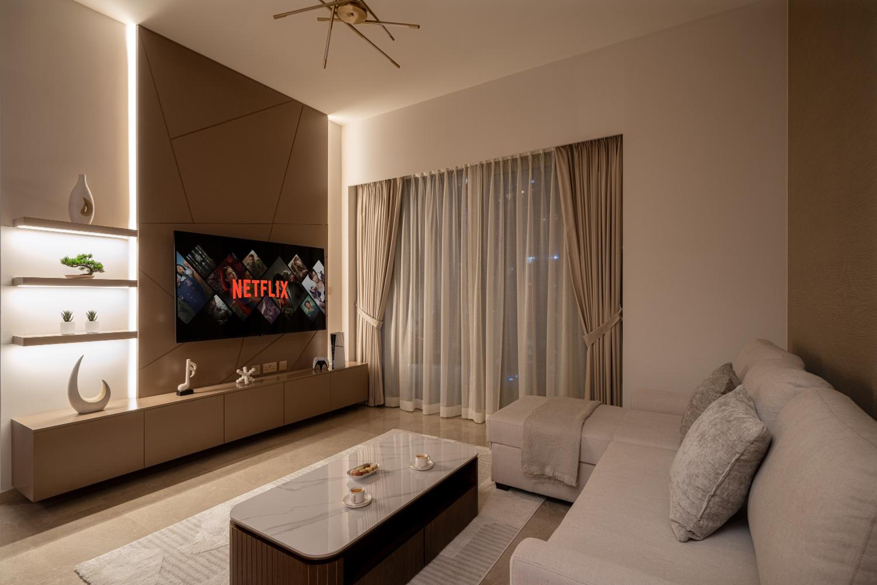 Luxe Living at Grande Signature - Burj Khalifa and Sea Views - Brand New