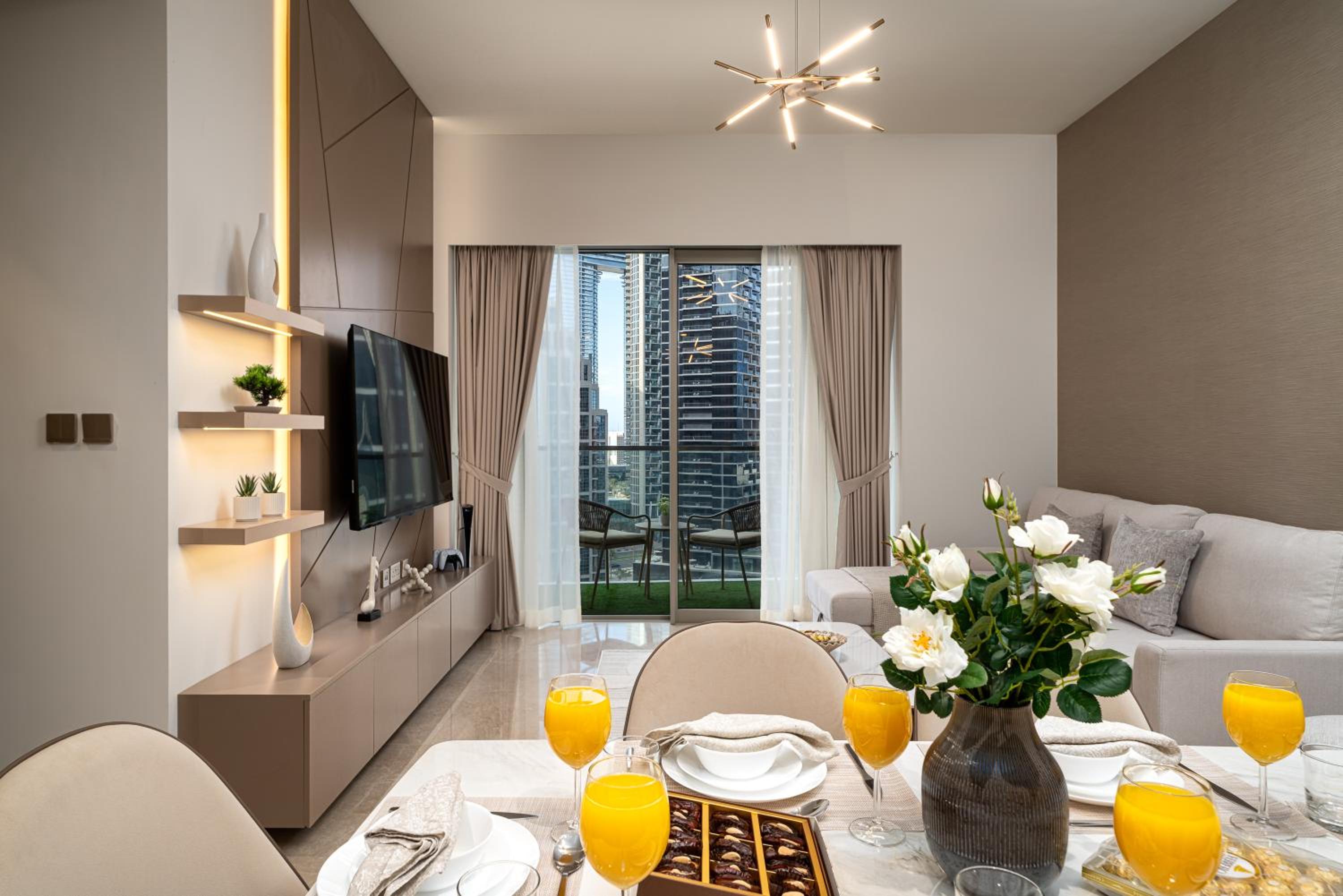 Luxe Living at Grande Signature - Burj Khalifa and Sea Views - Brand New