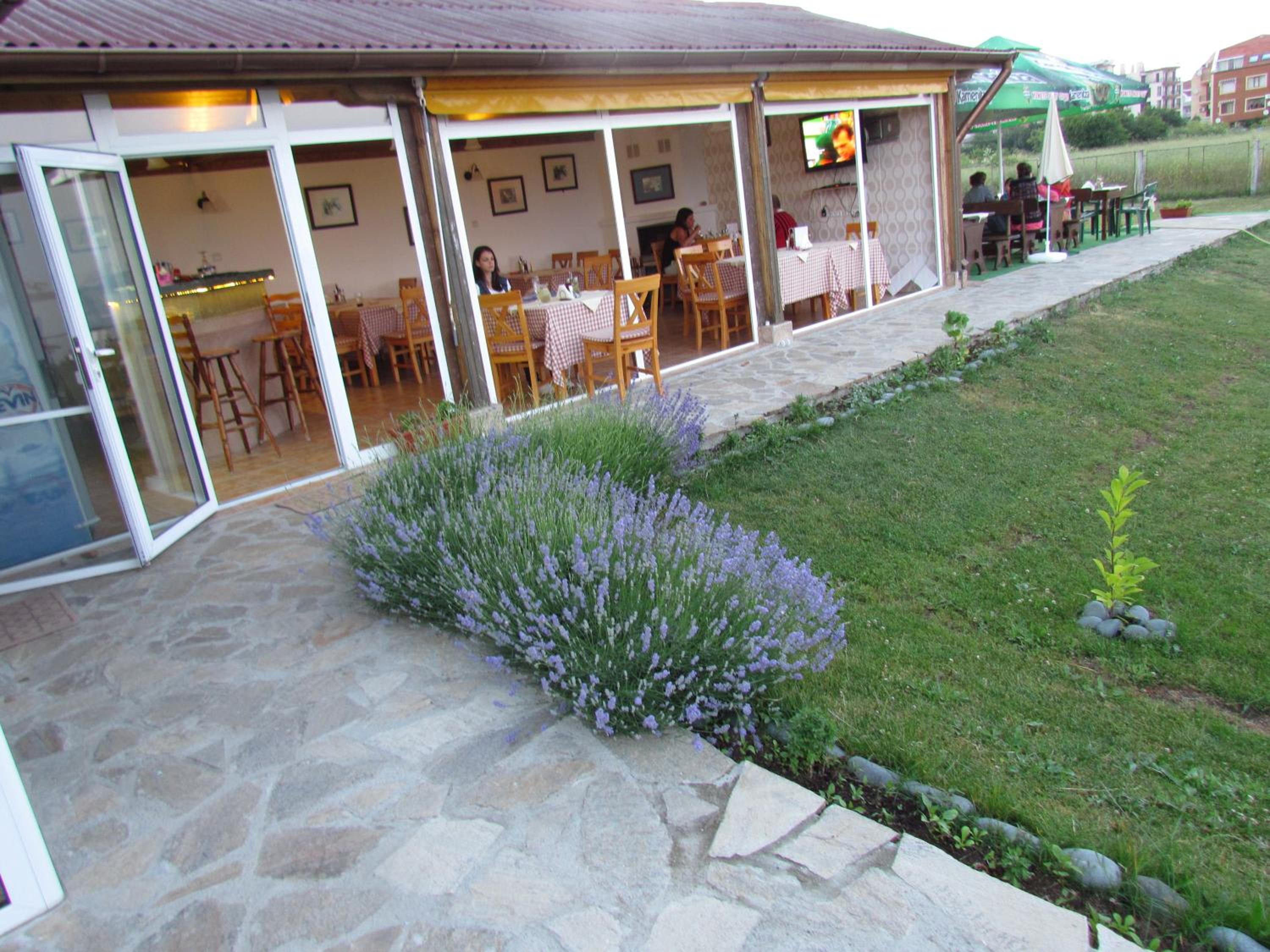 Photo 18
