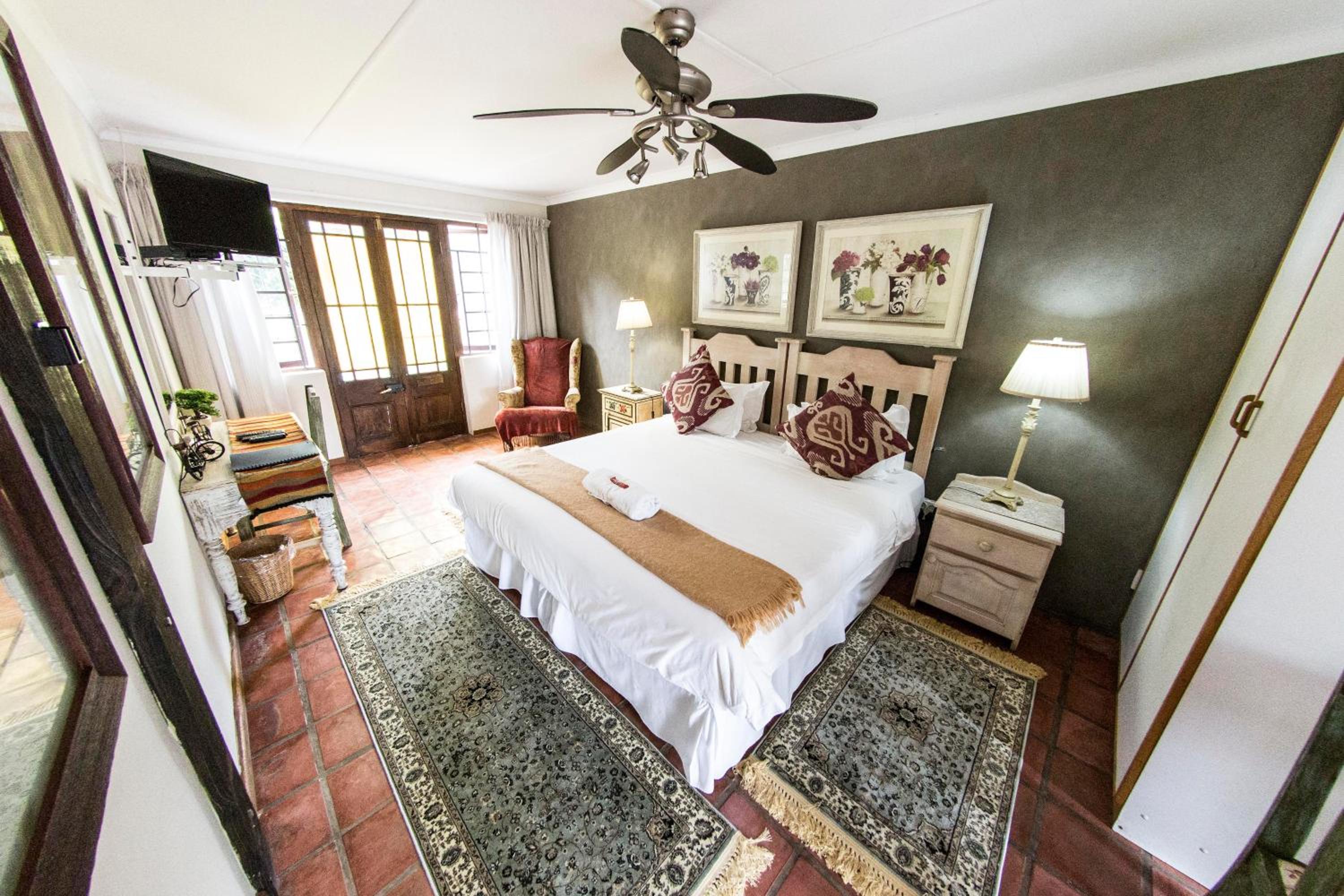 Fish Eagle Manor