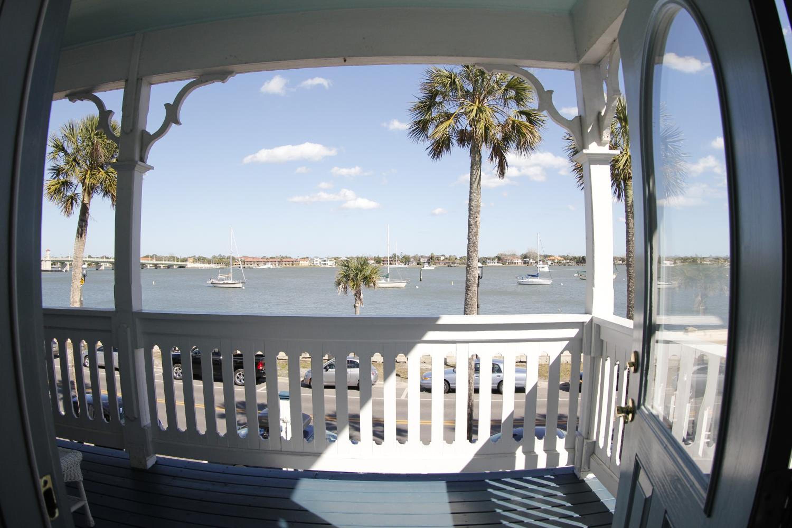 Bayfront Westcott House Bed & Breakfast
