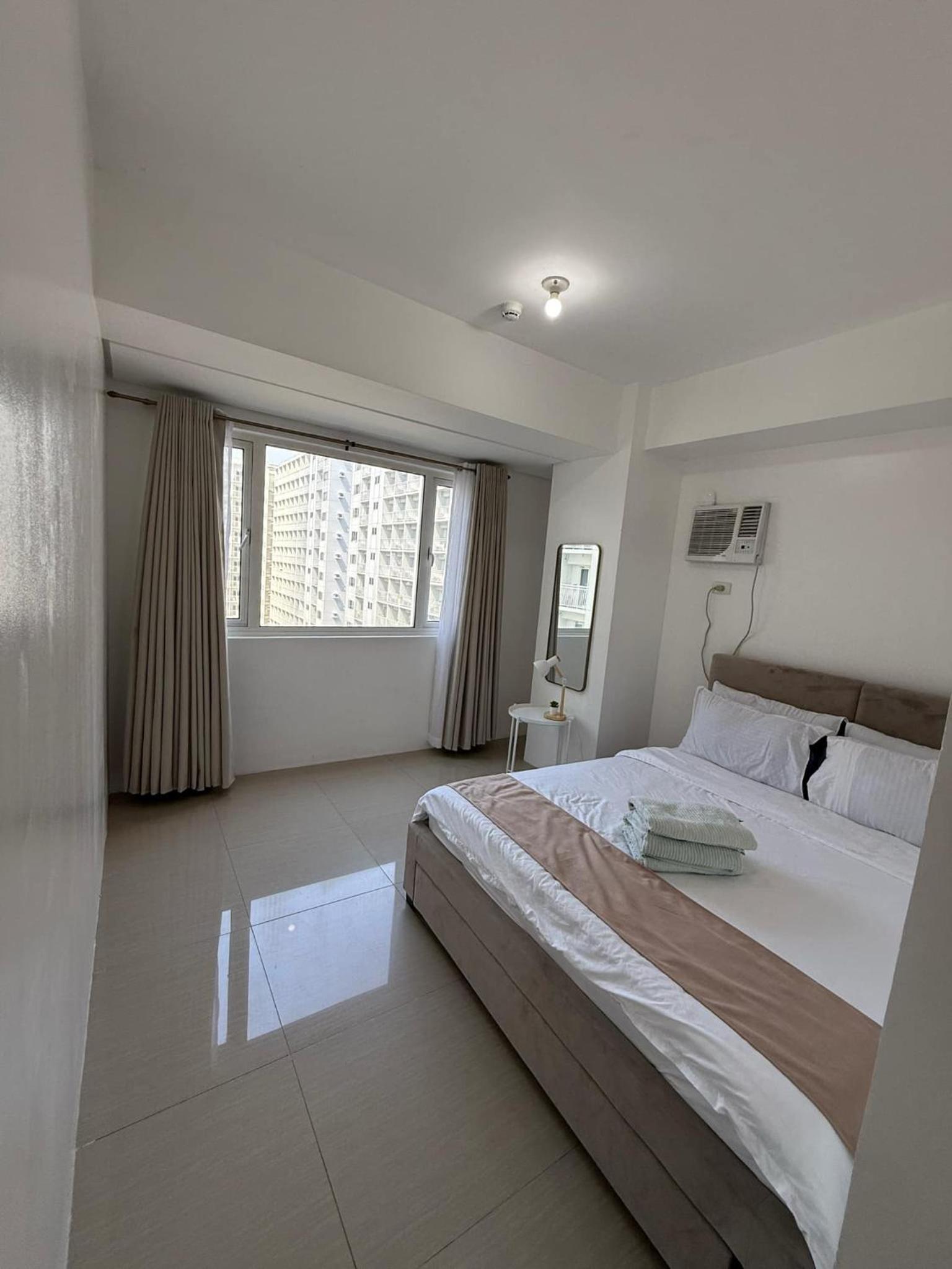 Spacious 2BR Suites at MOA