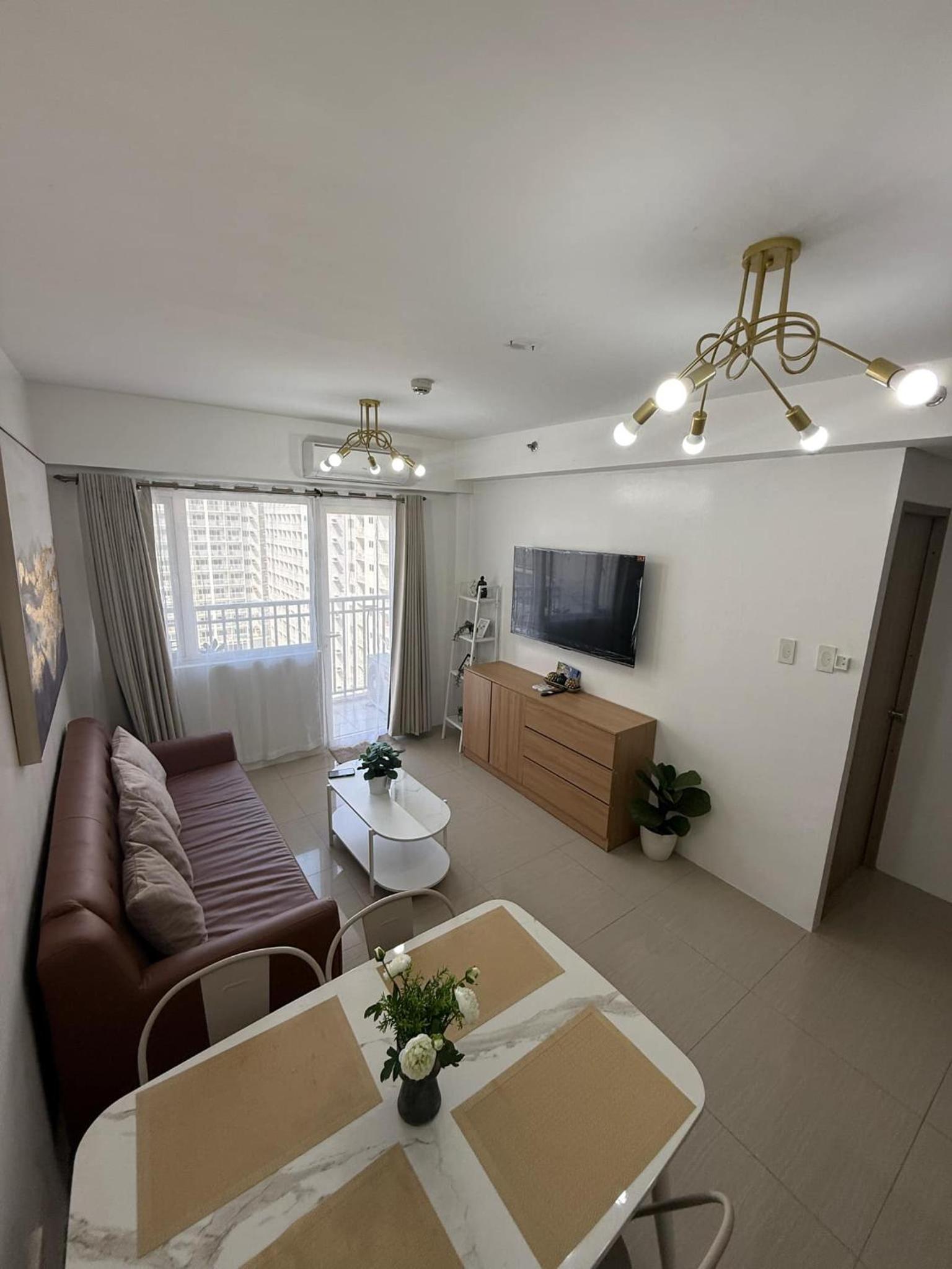 Spacious 2BR Suites at MOA