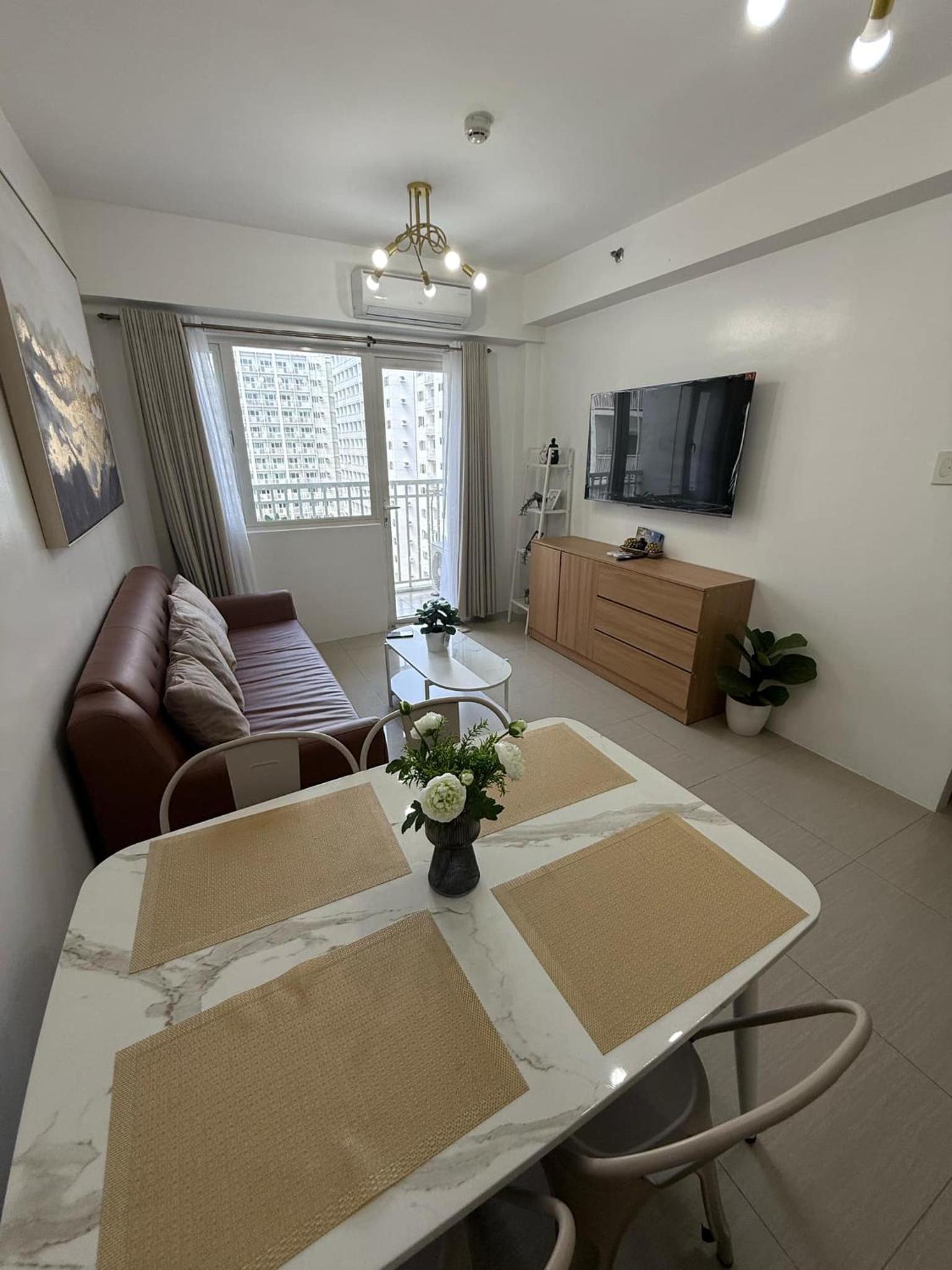 Spacious 2BR Suites at MOA