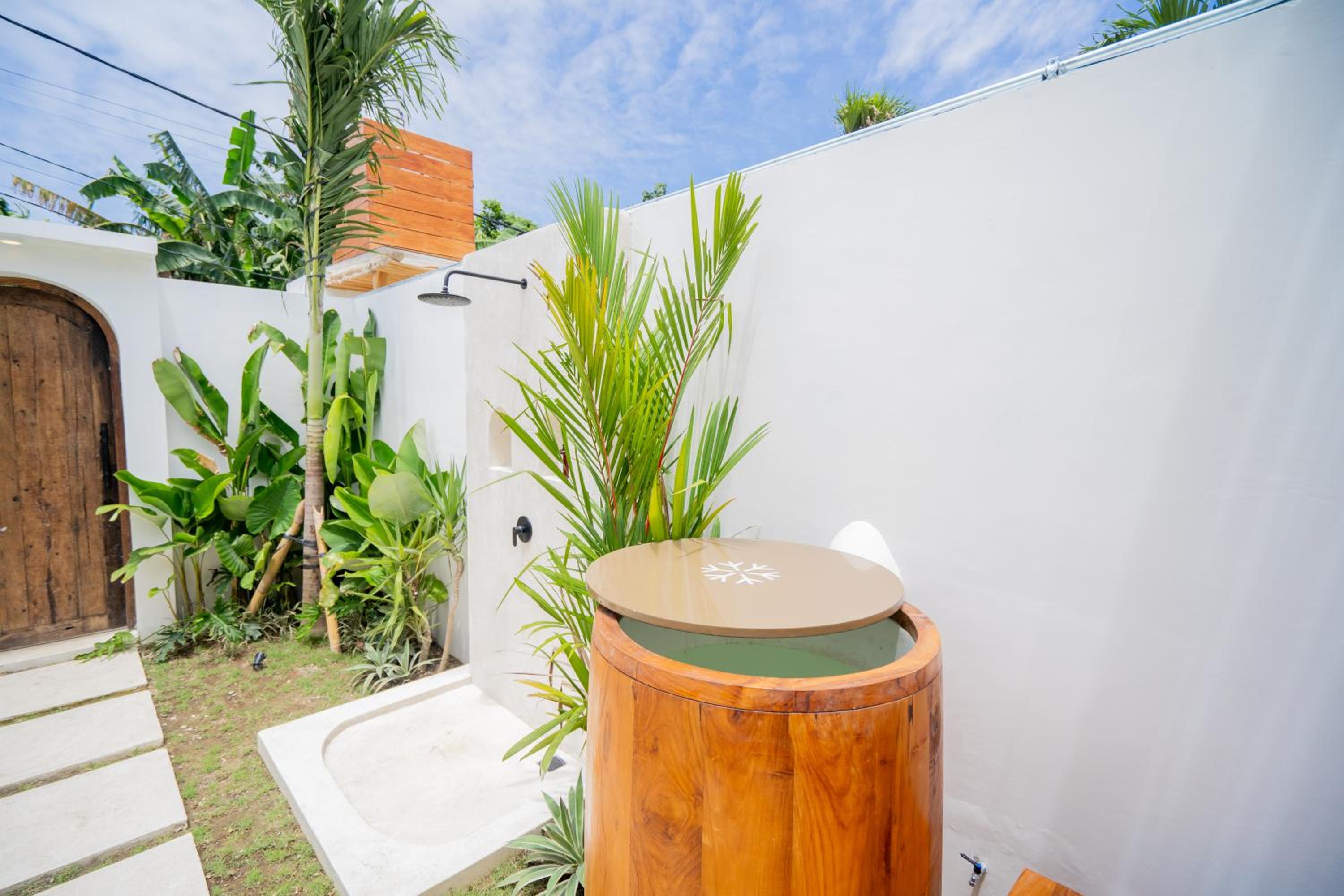 Casa del Cielo - 2BR Ice Bath Villa - Kedungu