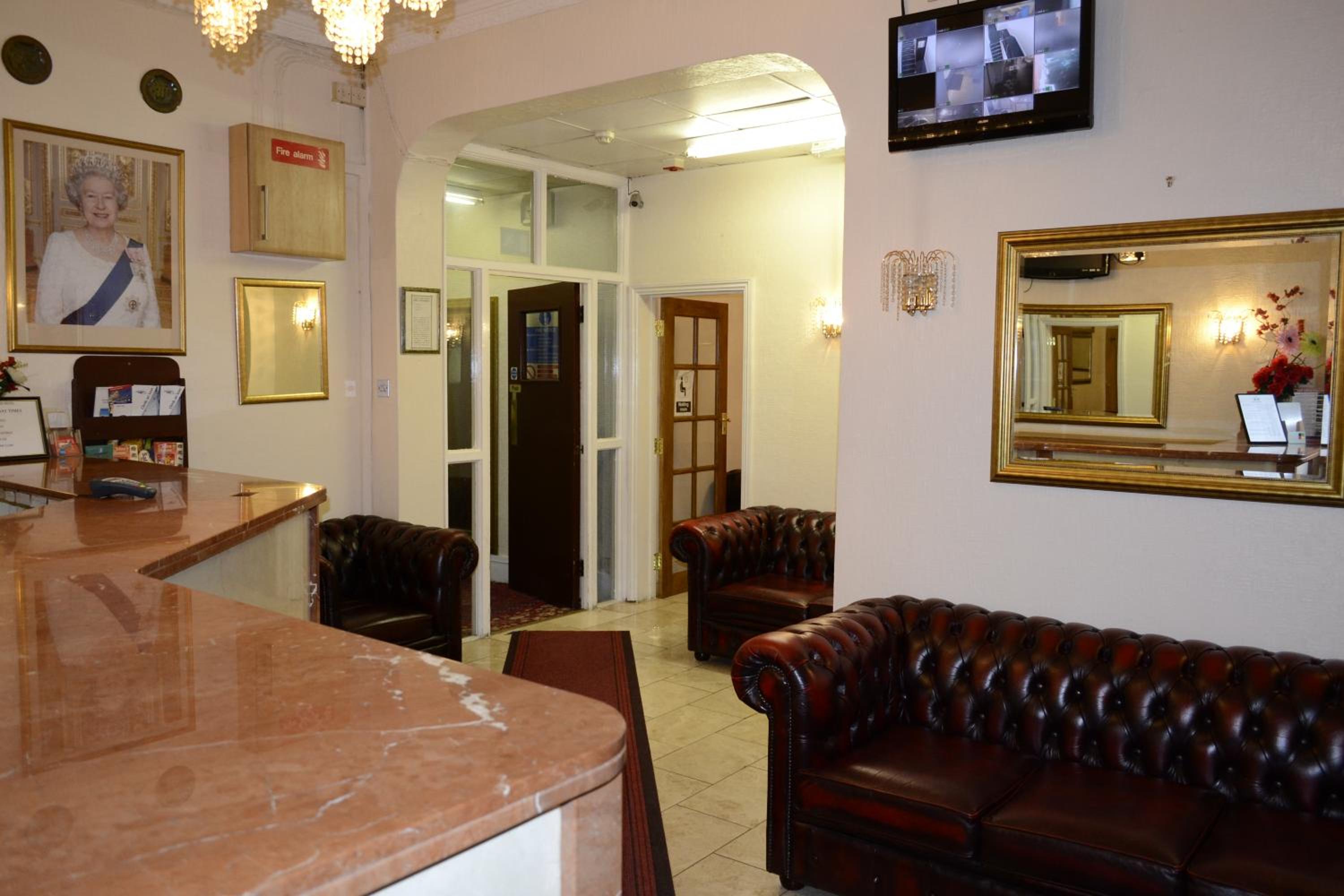 Ilford Vacations - Cranbrook Hotel - Property Image 7
