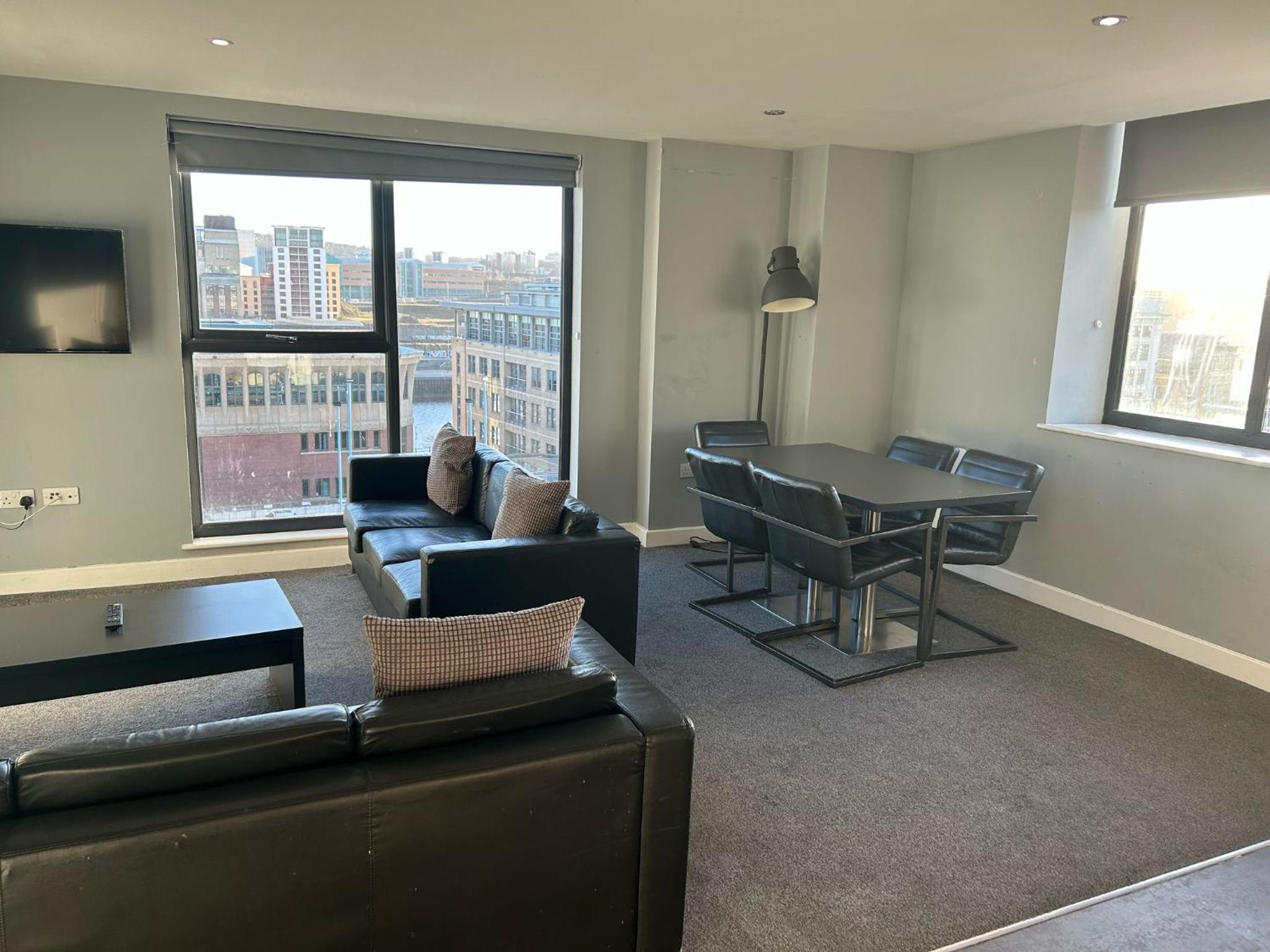 Central City Centre Quayside Apartments with Parking, Newcastle-Upon-Tyne